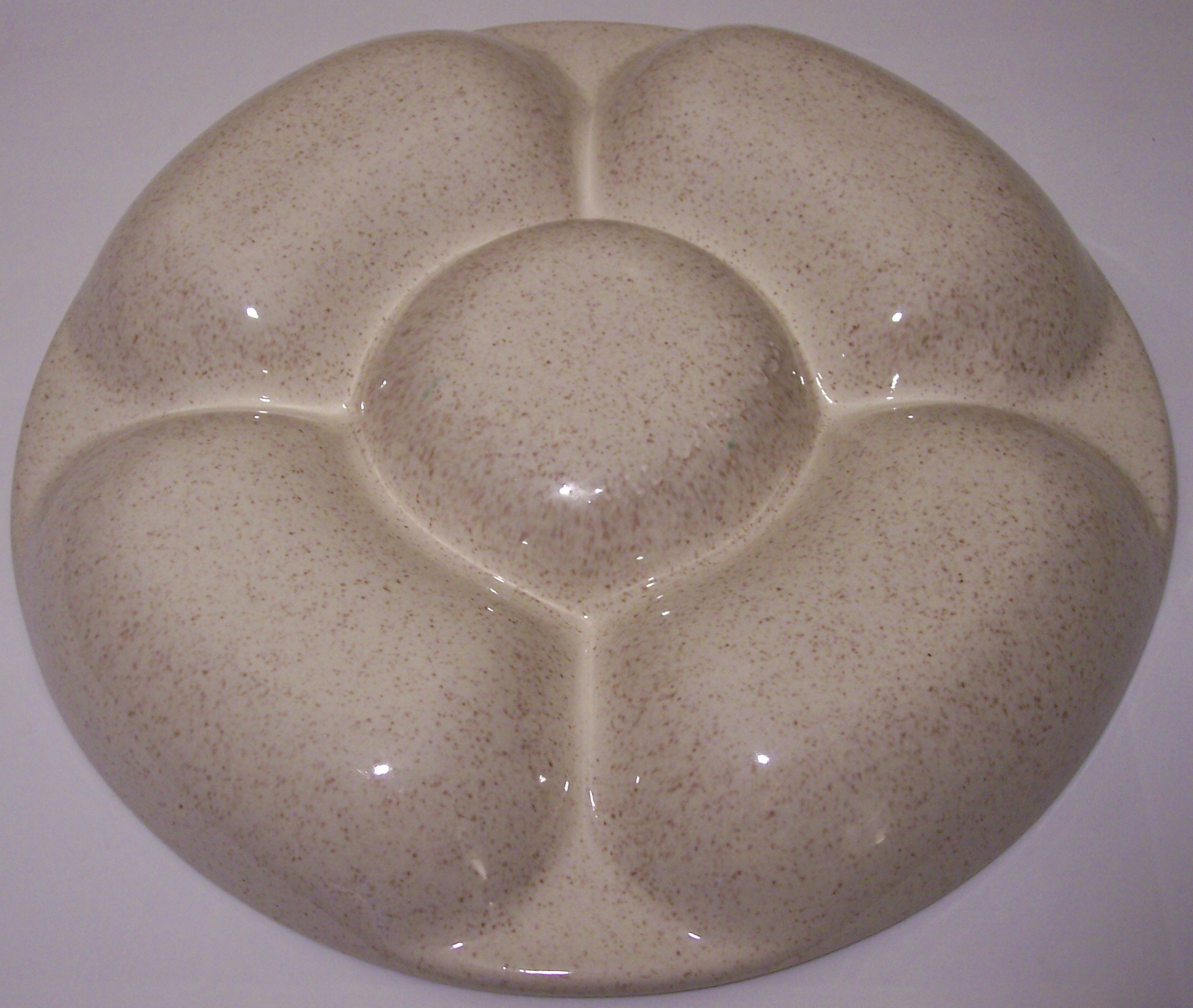 Red Wing Pottery Tan Speckle 5-Section Nut Dish