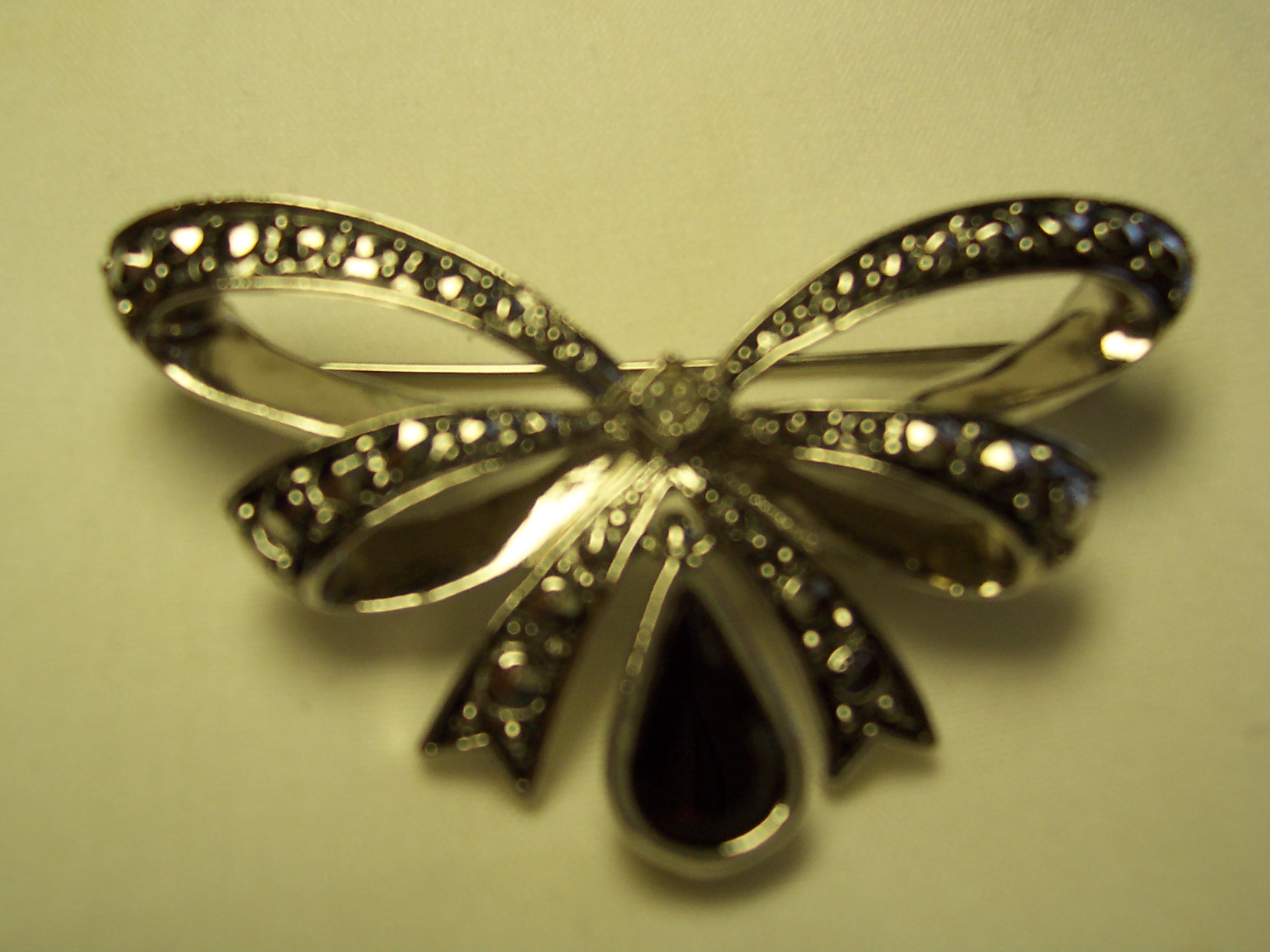 Avon Birthstone Pin January Silver tone 1994