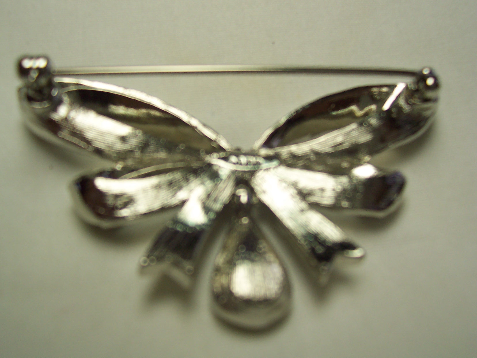 Avon Birthstone Pin January Silver tone 1994