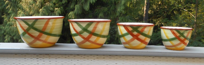 Vernon Kilns Pottery Tam O'Shanter Plaid SET/4 Mixing Bowls - MINT