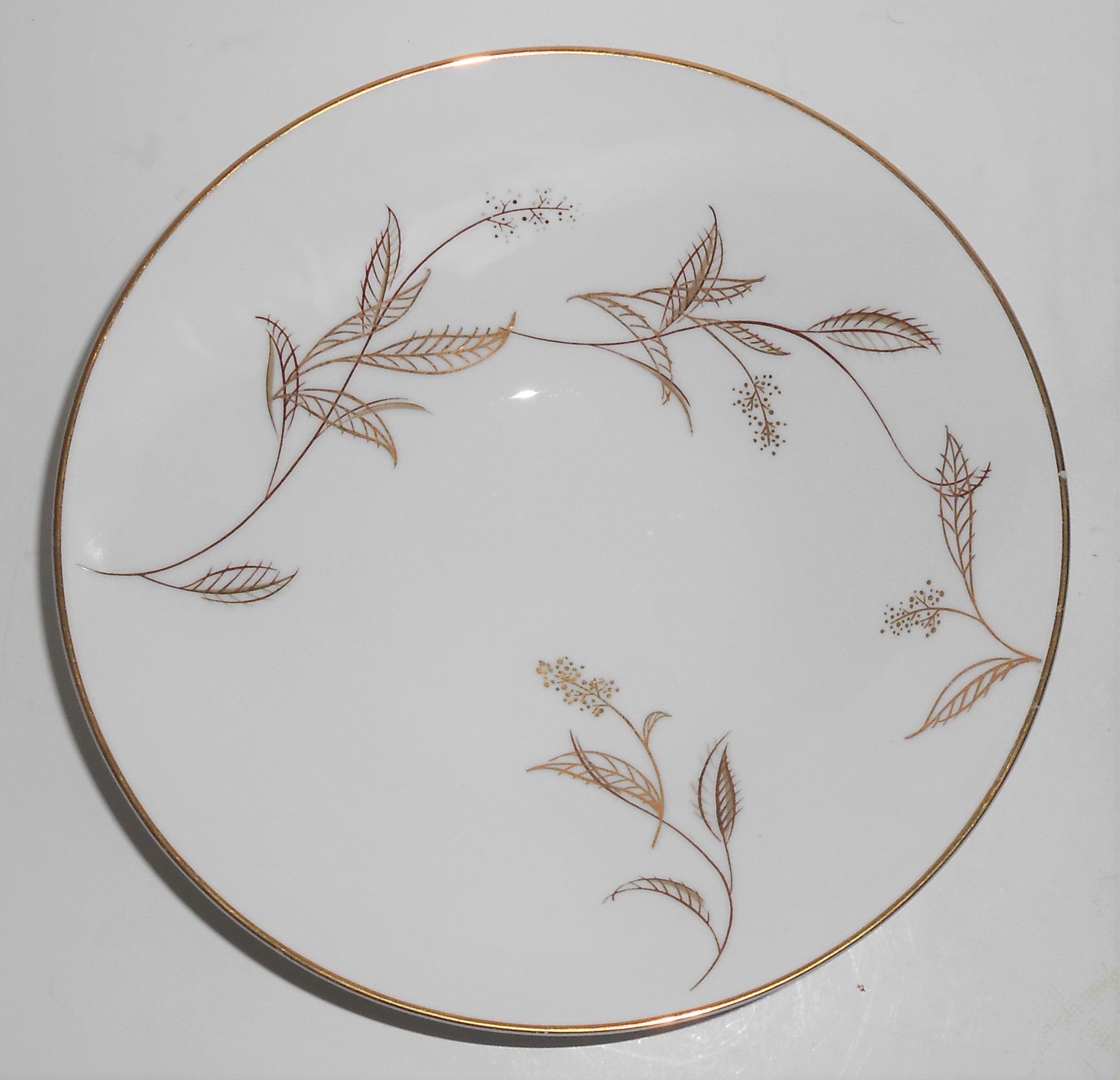 Noritake Porcelain China #5693 w/Gold Leaves Vegetable