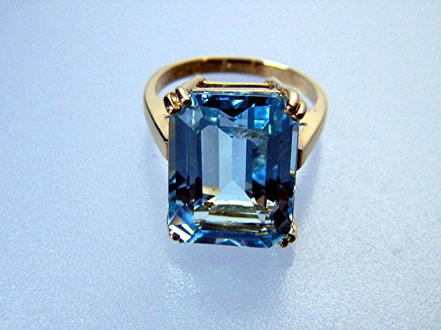 Ring 14K Gold Blue Topaz Ring