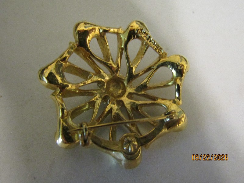Vintage Gerry's Gold Tone Textured Flower Brooch Pin