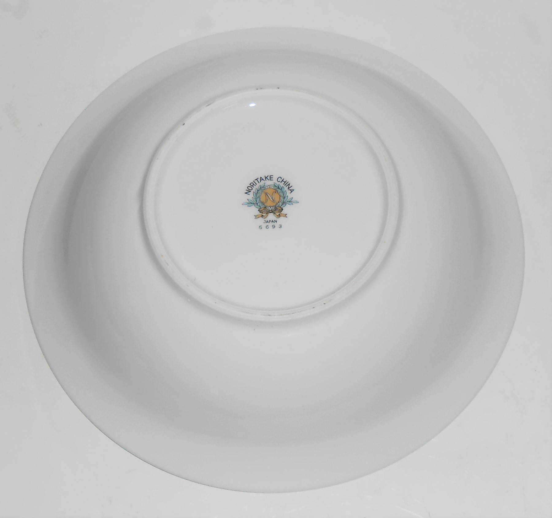 Noritake Porcelain China #5693 w/Gold Leaves Cereal / S