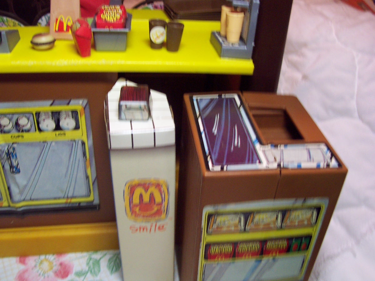 Barbie McDonalds Set w/ Access.1982
