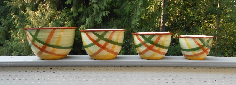 Vernon Kilns Pottery Tam O'Shanter Plaid SET/4 Mixing Bowls - MINT