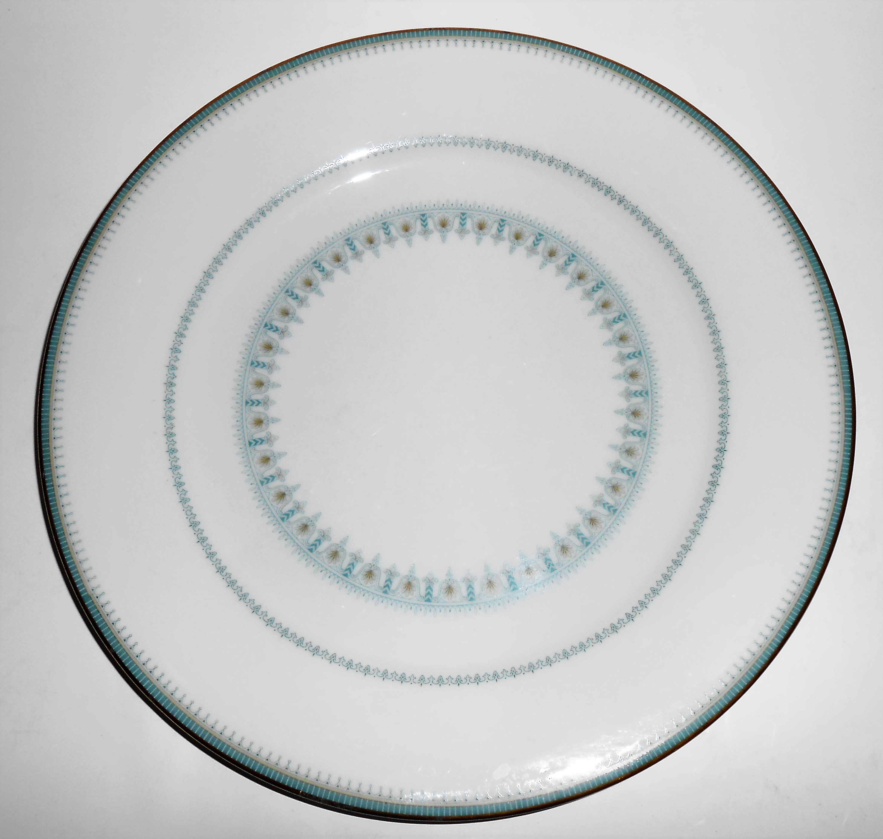 Noritake China Porcelain Maya Gold Band Dinner Plate