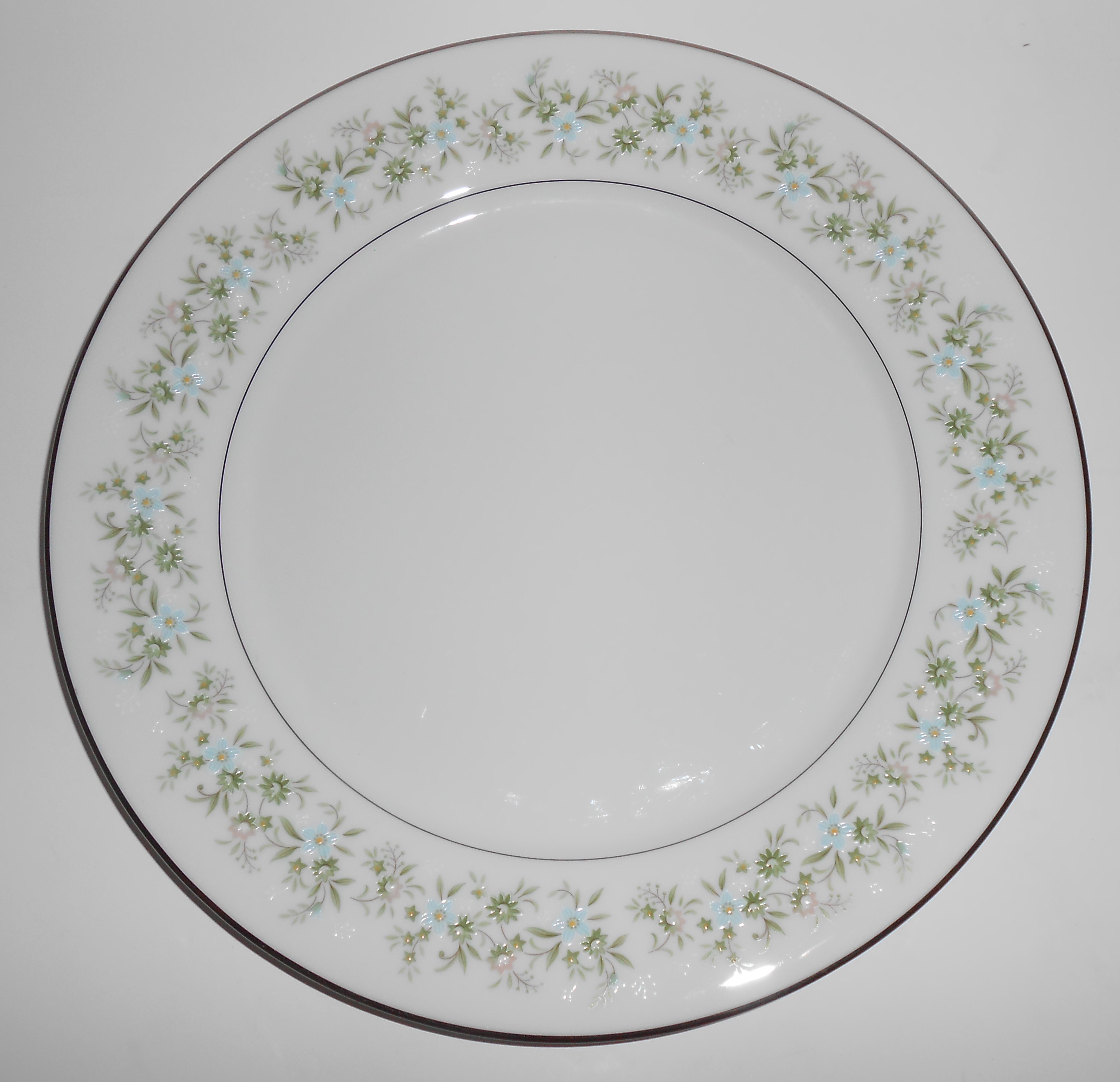 Noritake Porcelain China Savannah 2031 /Platinum Dinner