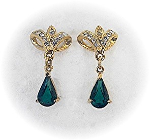 6 Pairs Of Costume Jewelry Earrings