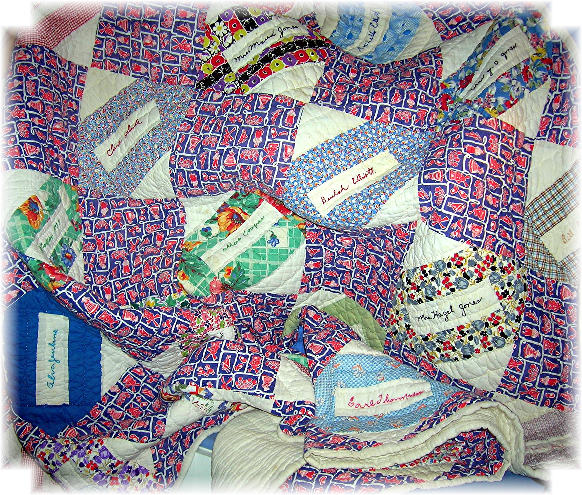 1930s Hand Quilted 'Names' Quilt 59x70
