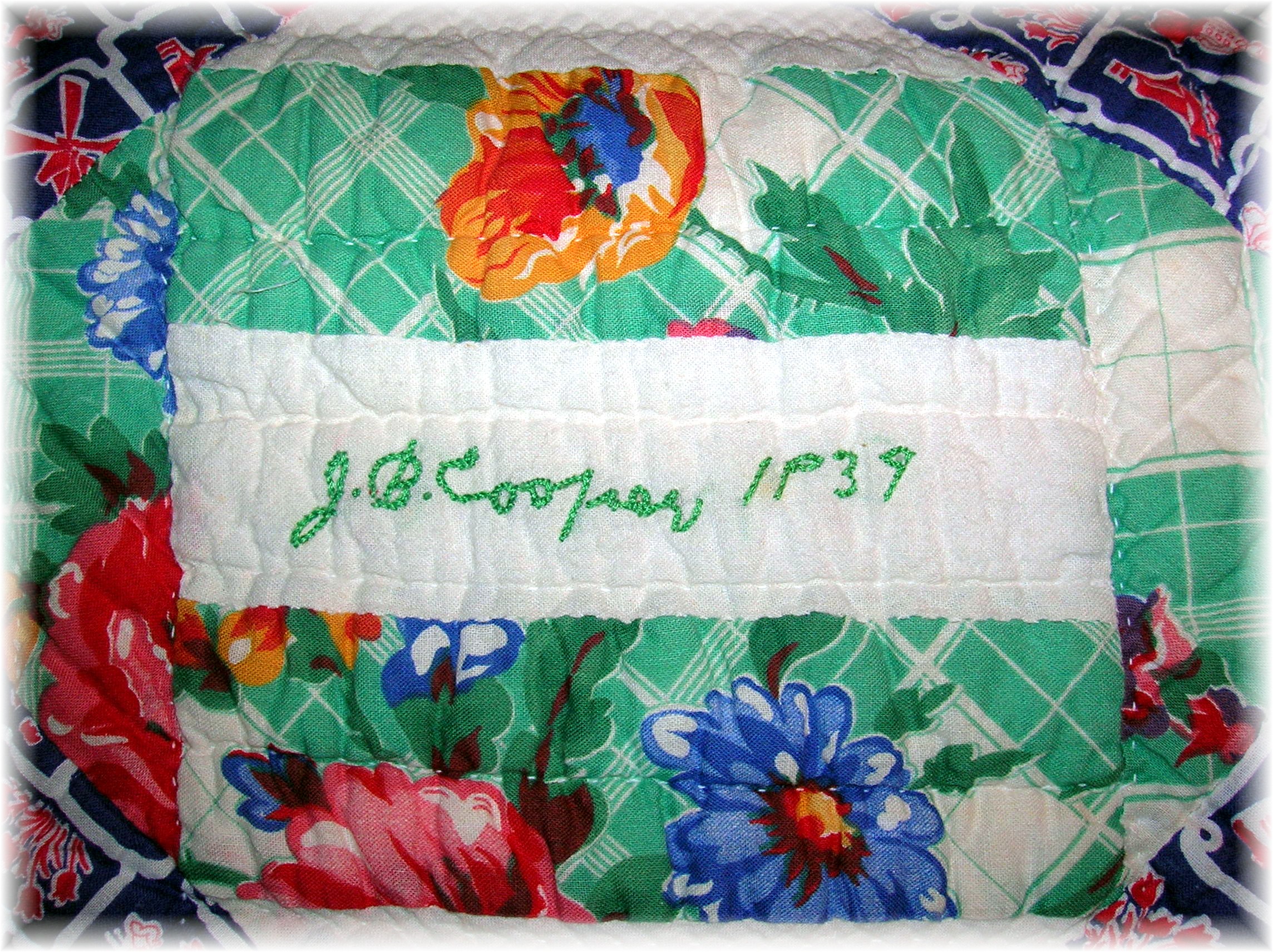 1930s Hand Quilted 'Names' Quilt 59x70