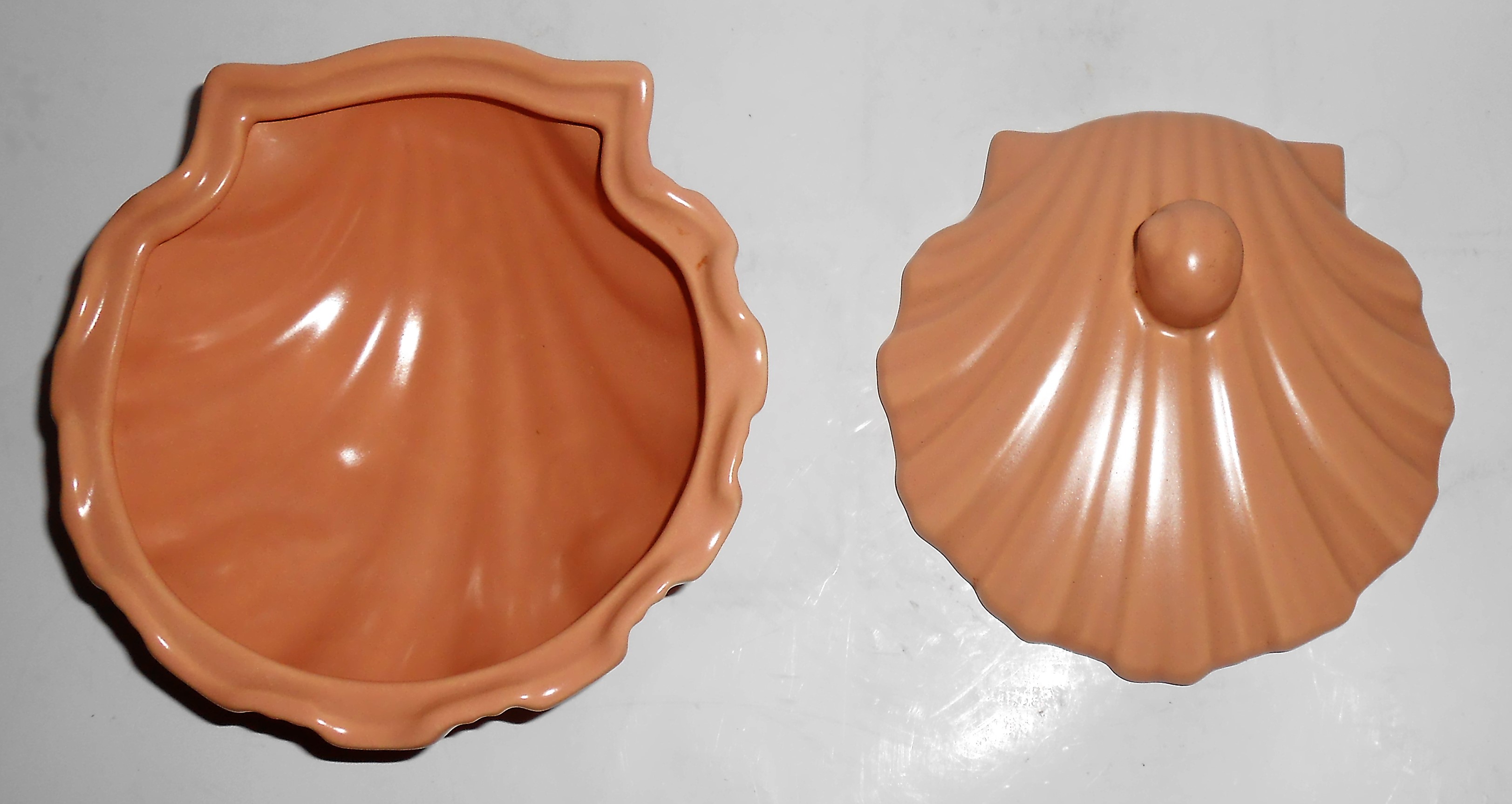 Catalina Pottery Rancho Ware Coral Chowder Bowl
