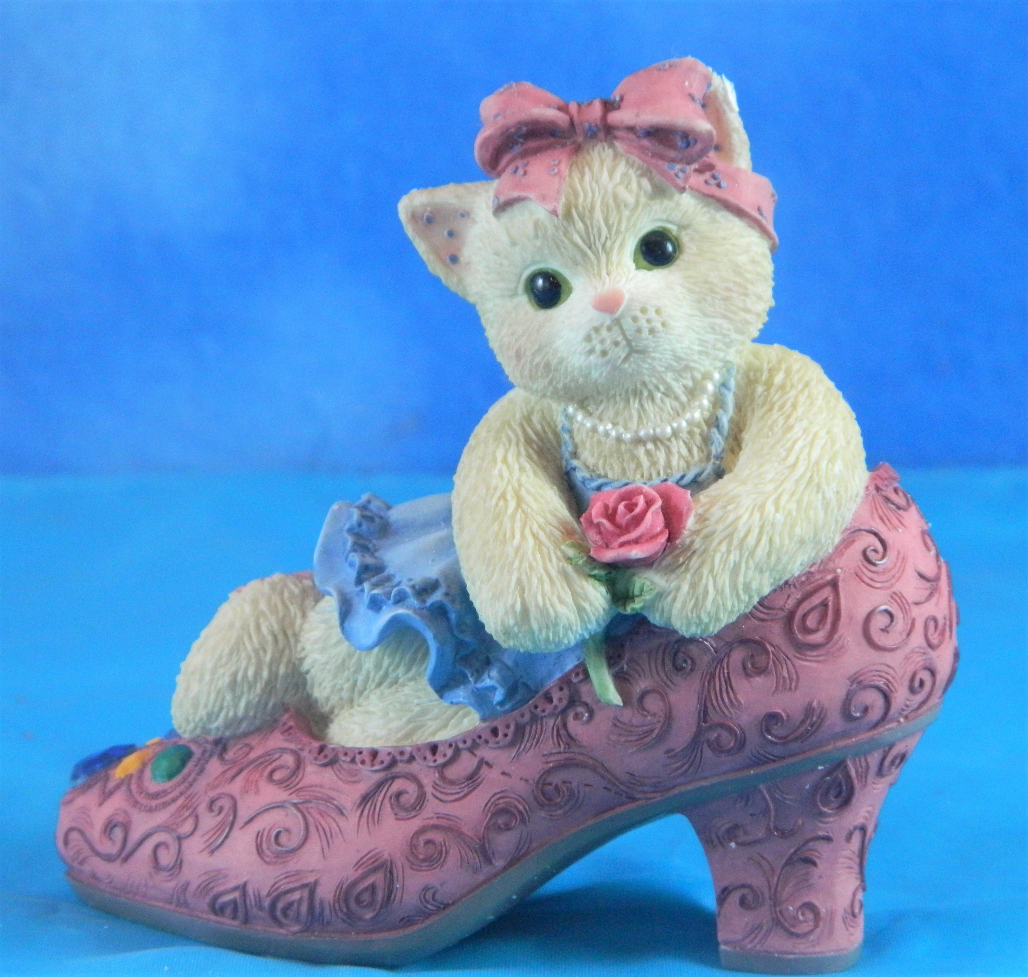 Enesco 1997 Calico Kittens Cat in Shoe