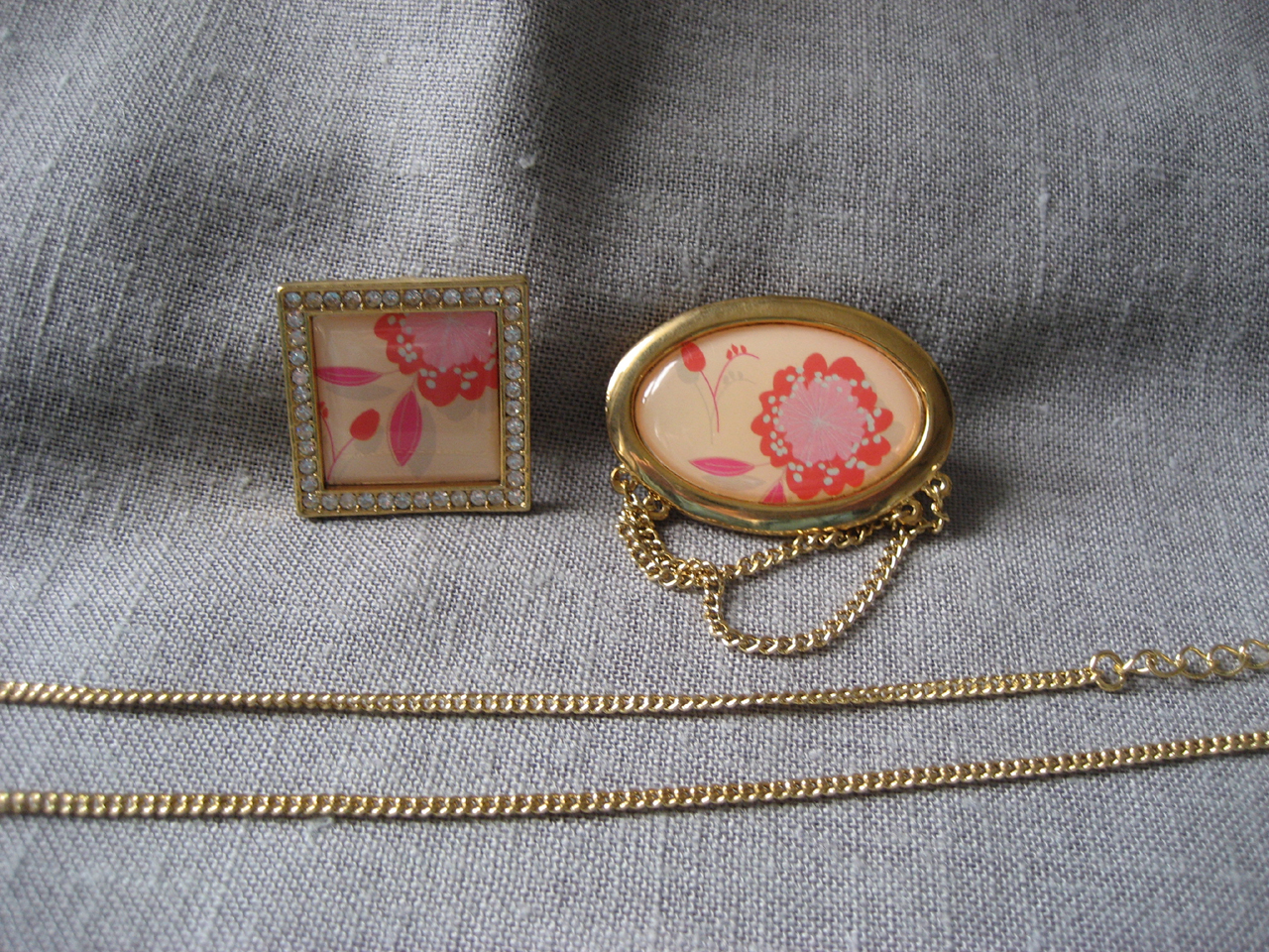 Avon Necklace/Brooches