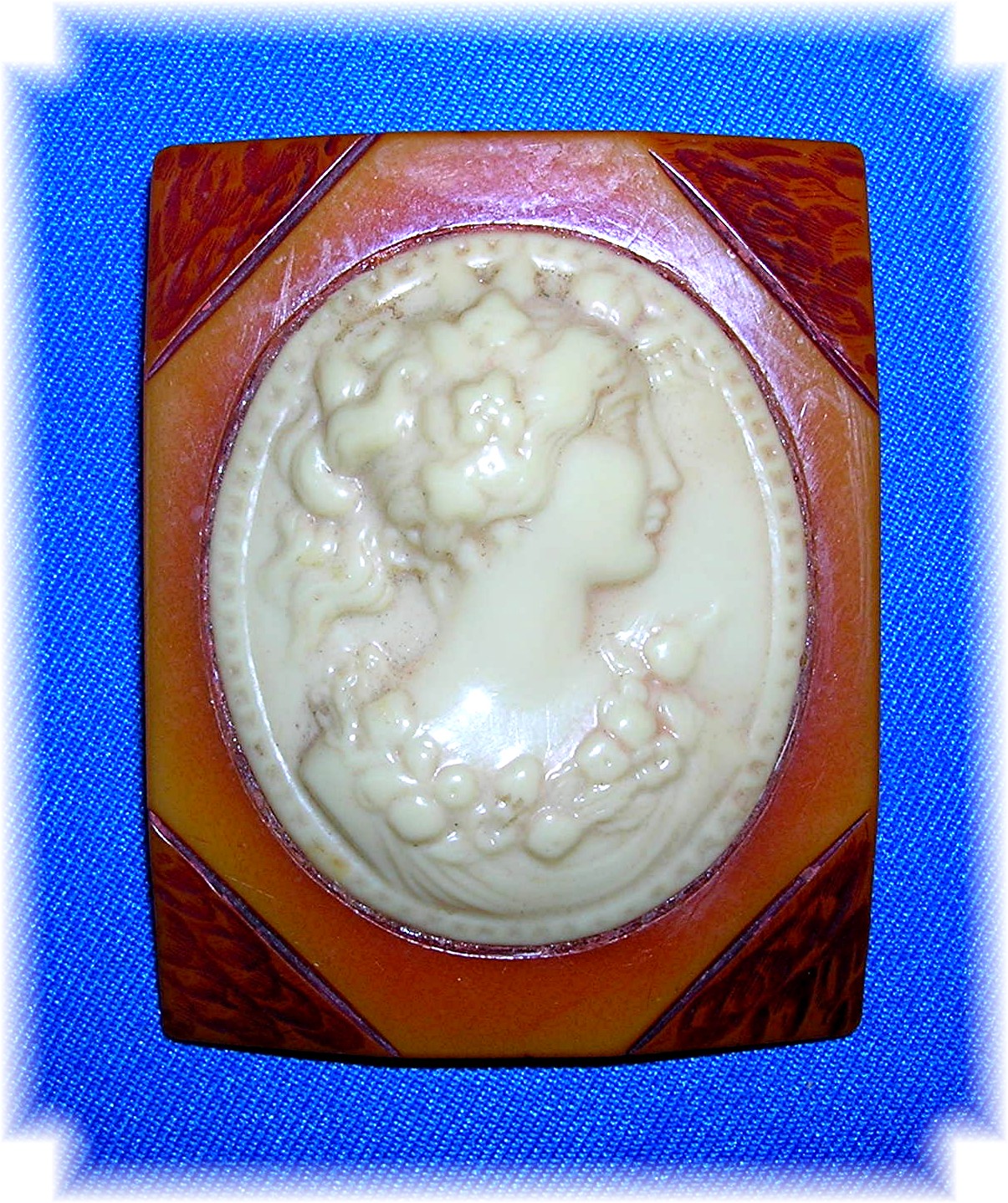 Bakelite and Lucite Cameo Brooch Pin Large
