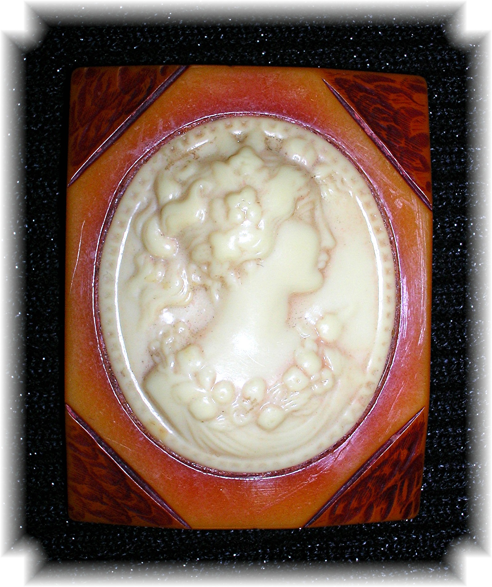 Bakelite and Lucite Cameo Brooch Pin Large
