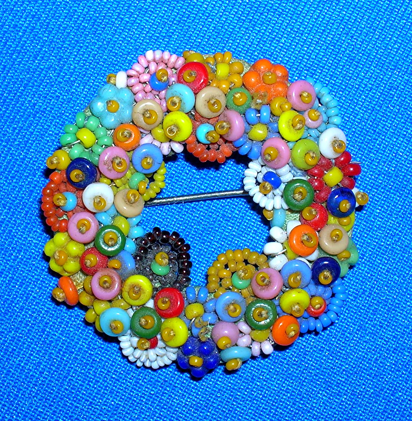 Fine Glass Victorian Flower Brooch