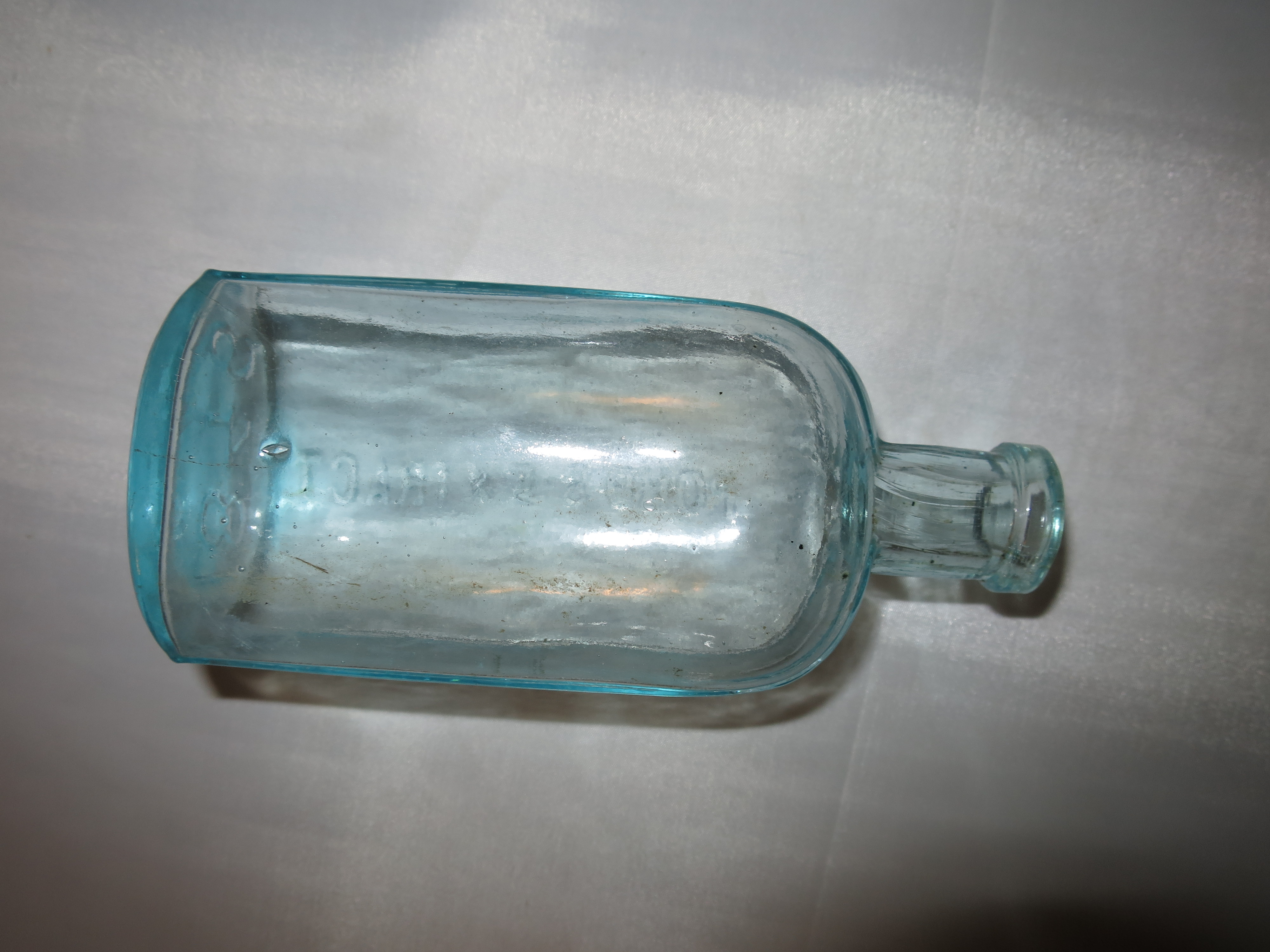 Ponds Extract Apothecary Bottle Aqua Blue 1846