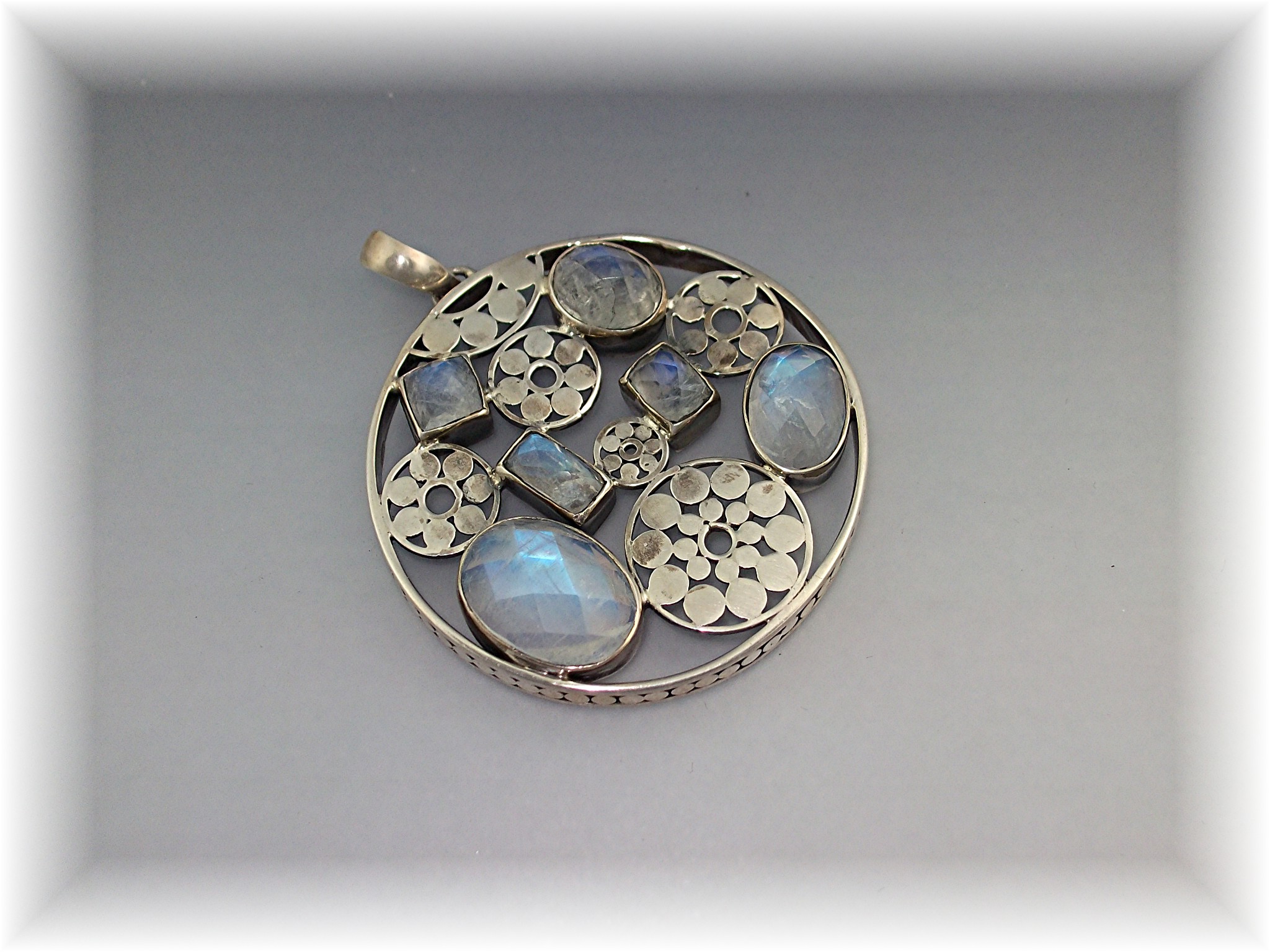 Pendant Sterling Silver Rainbow Silver Blue Moonstone