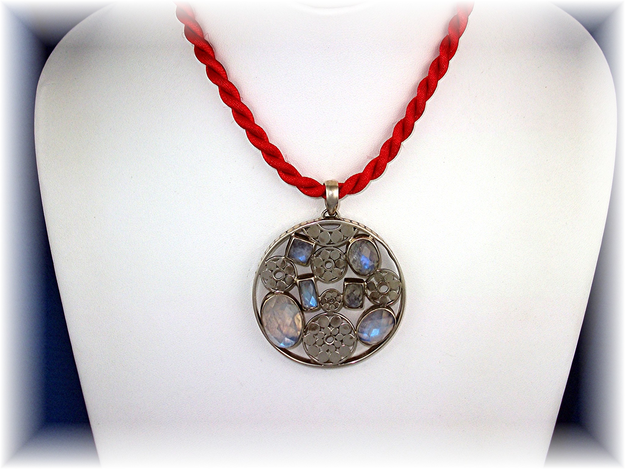 Pendant Sterling Silver Rainbow Silver Blue Moonstone