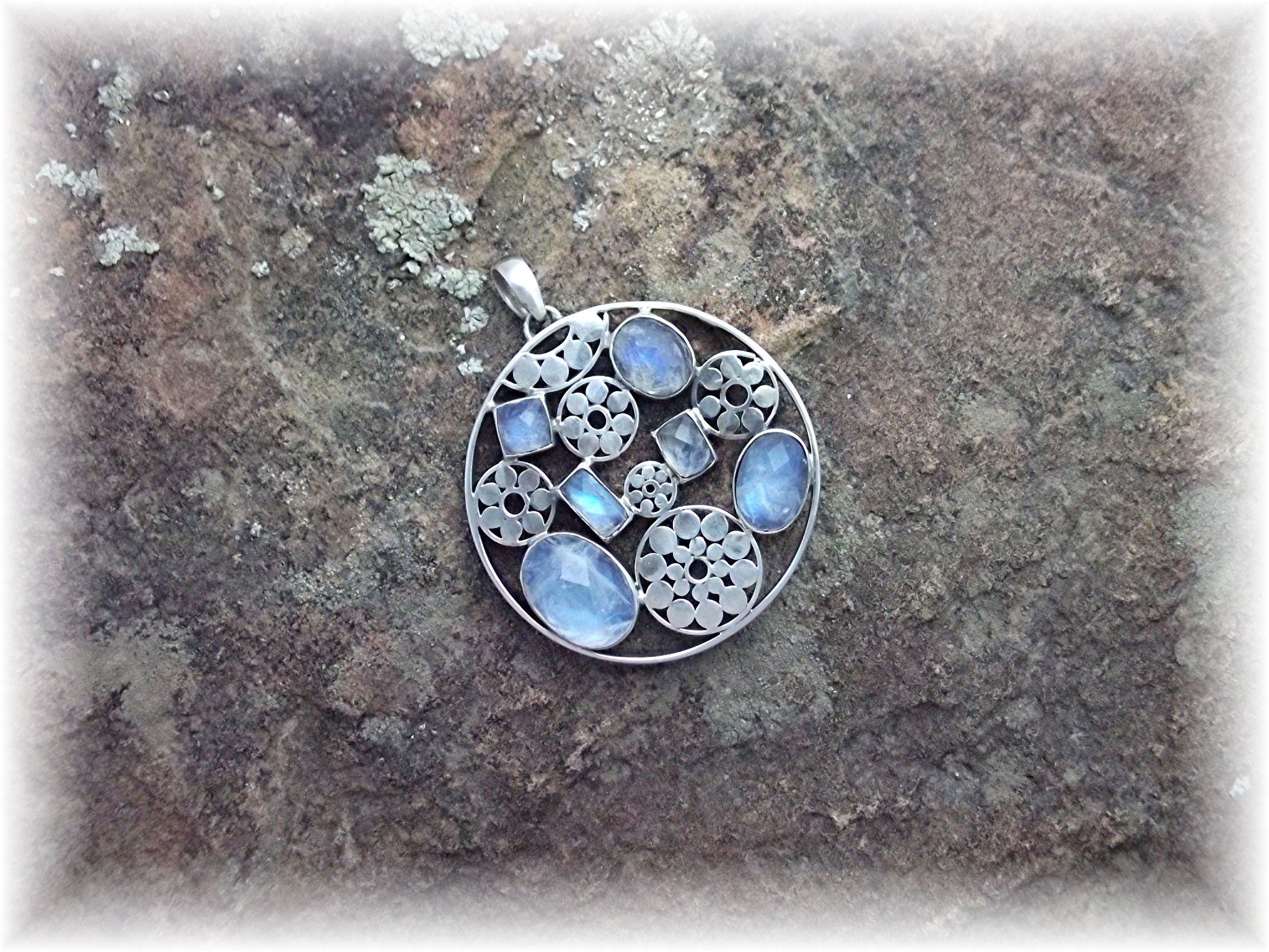 Pendant Sterling Silver Rainbow Silver Blue Moonstone