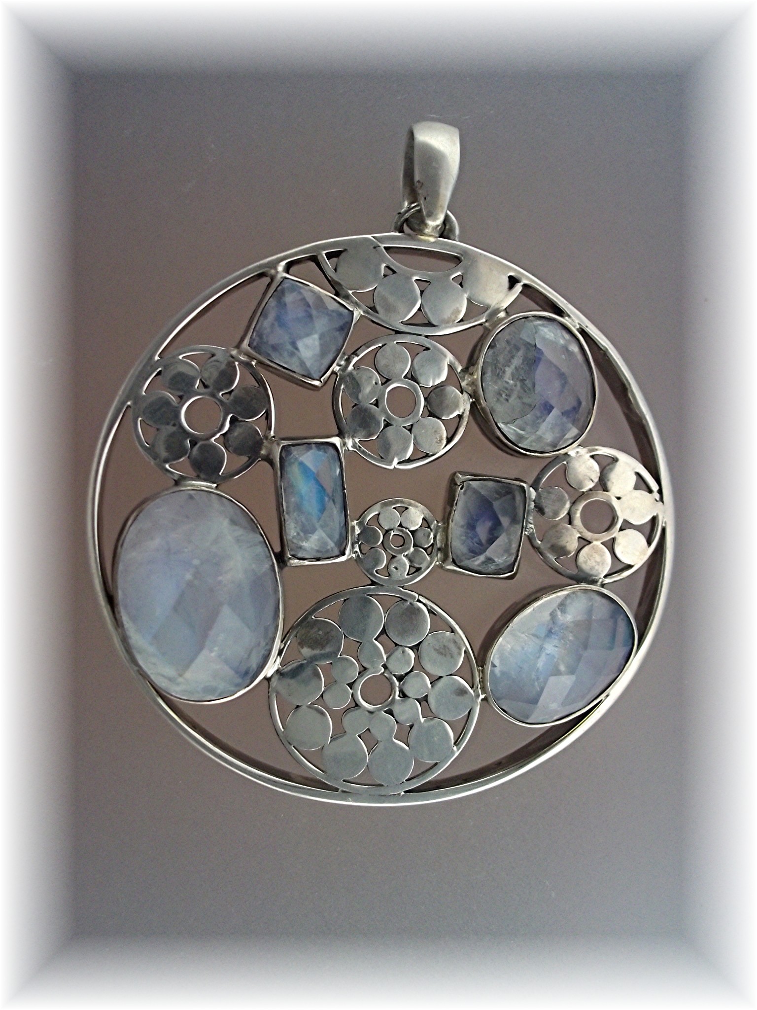Pendant Sterling Silver Rainbow Silver Blue Moonstone