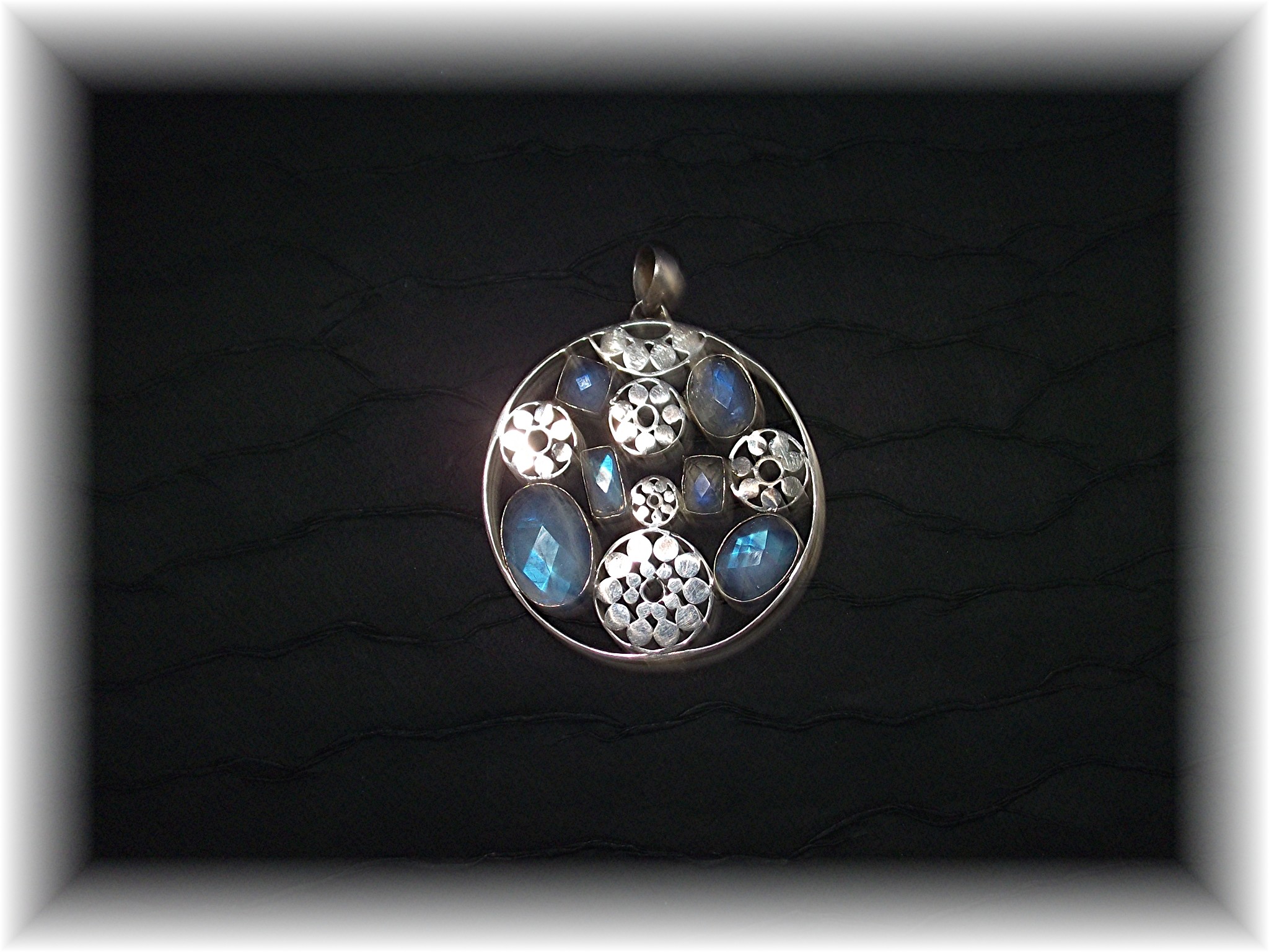Pendant Sterling Silver Rainbow Silver Blue Moonstone
