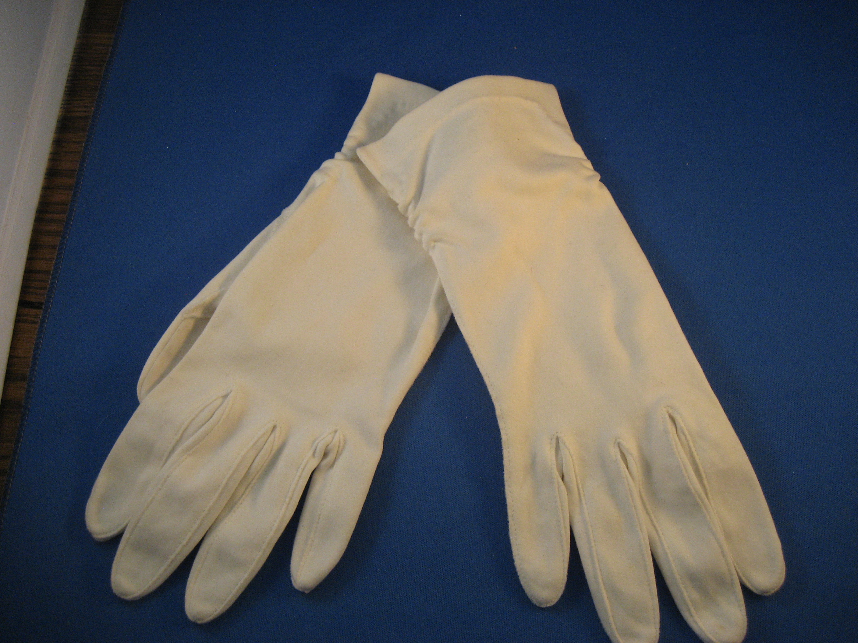 White Cotton Gloves