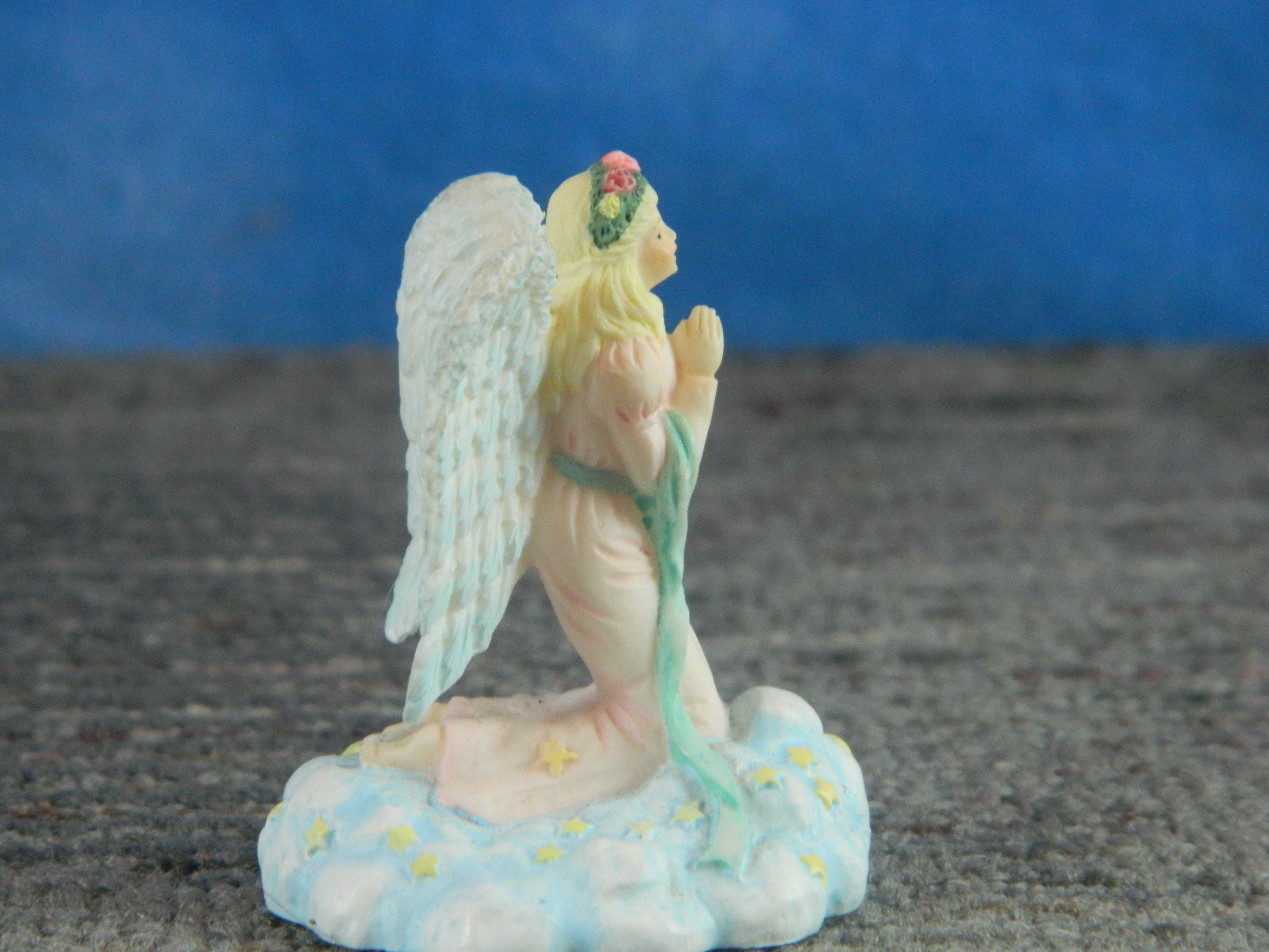 Enesco Miniature Resin Angel Praying