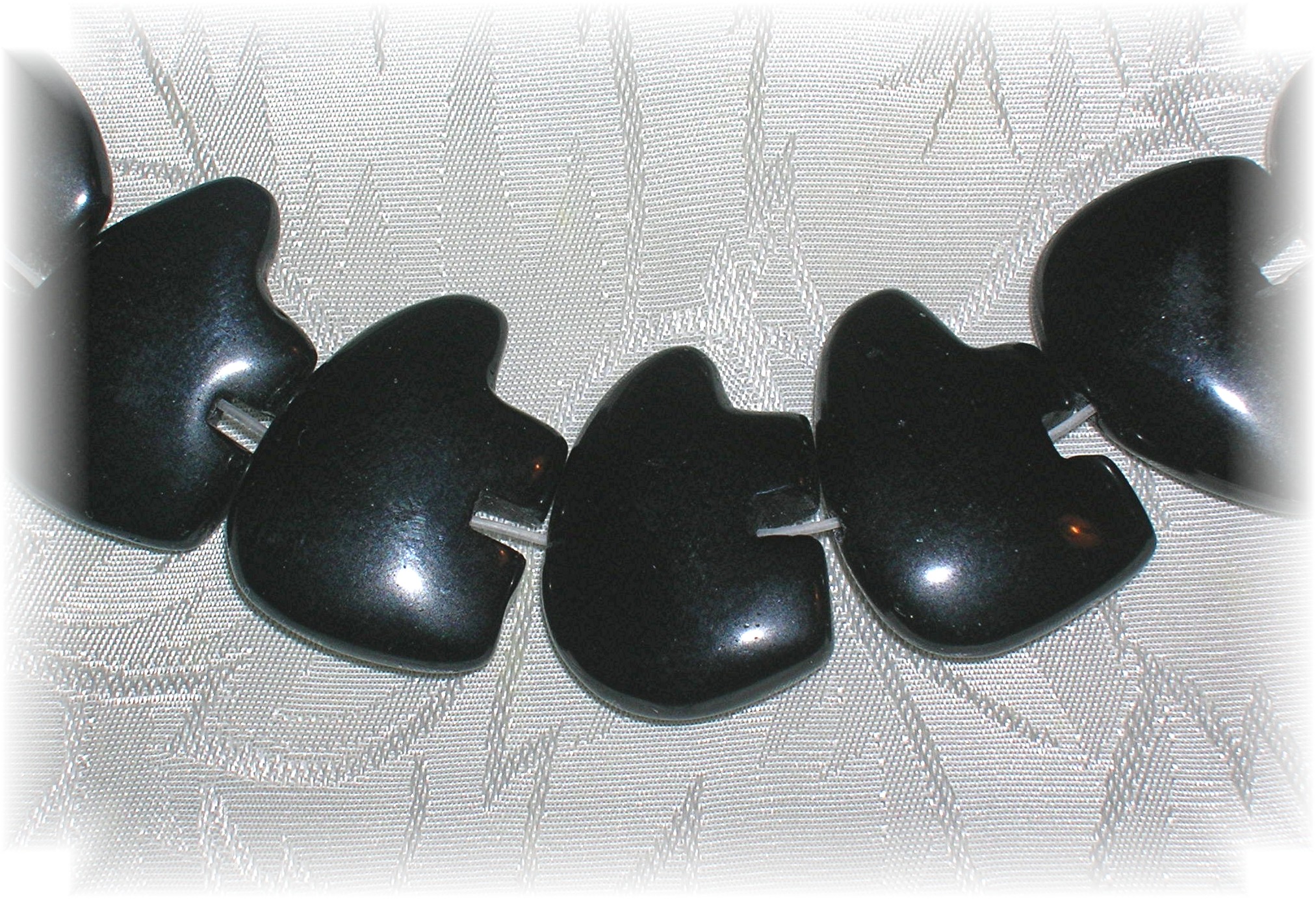 15 Inch Black Onyx Buffalos Necklace