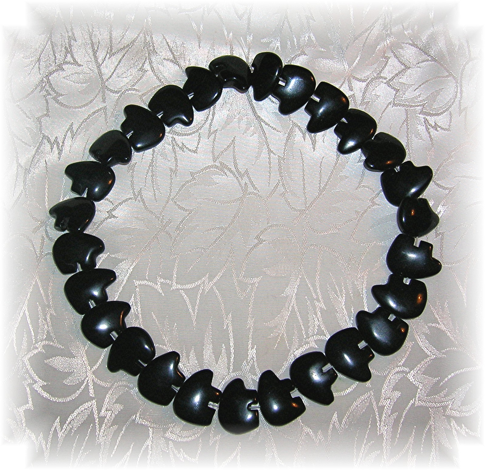 15 Inch Black Onyx Buffalos Necklace