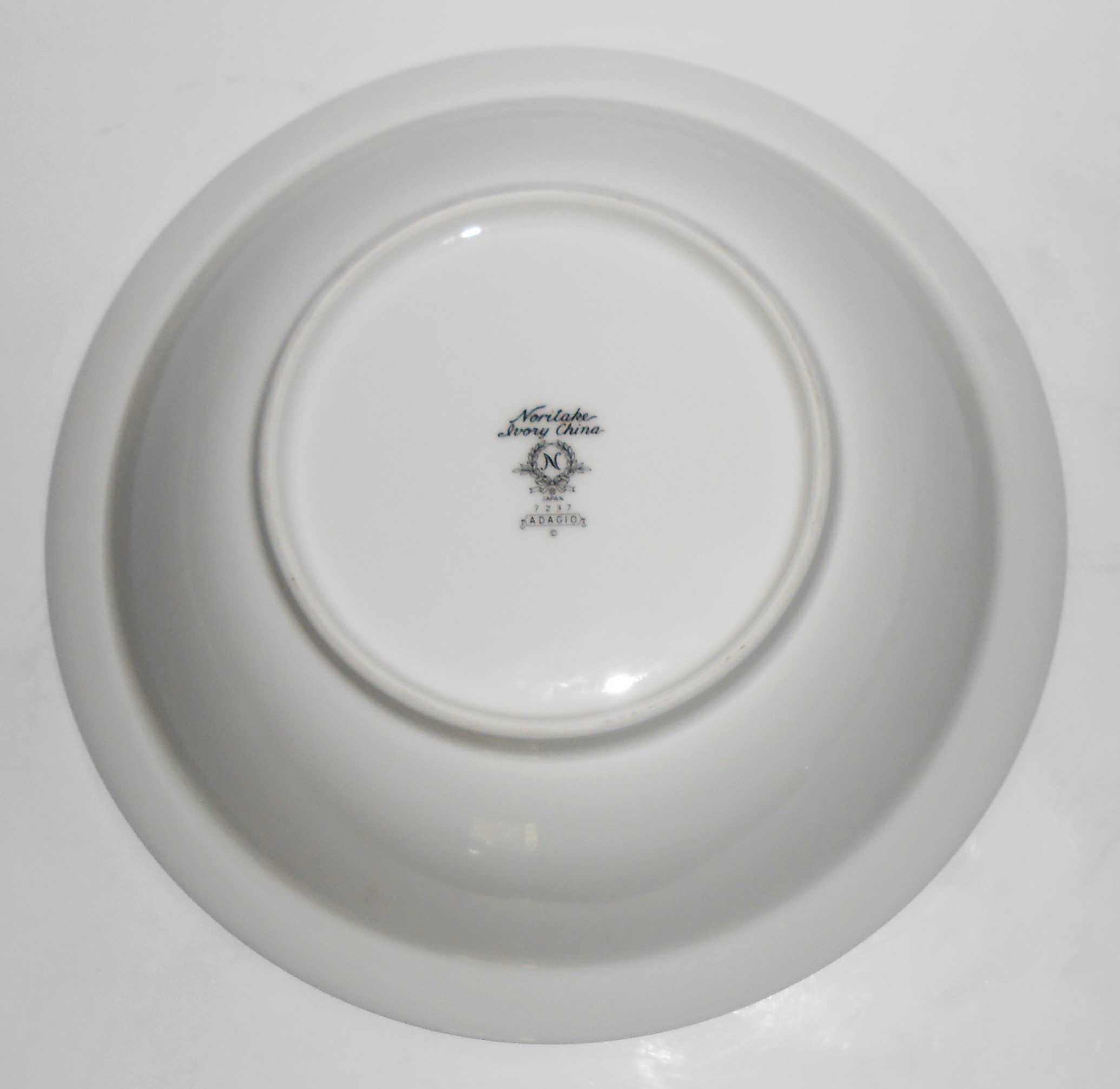 Noritake China Porcelain Adagio Round Vegetable Bowl