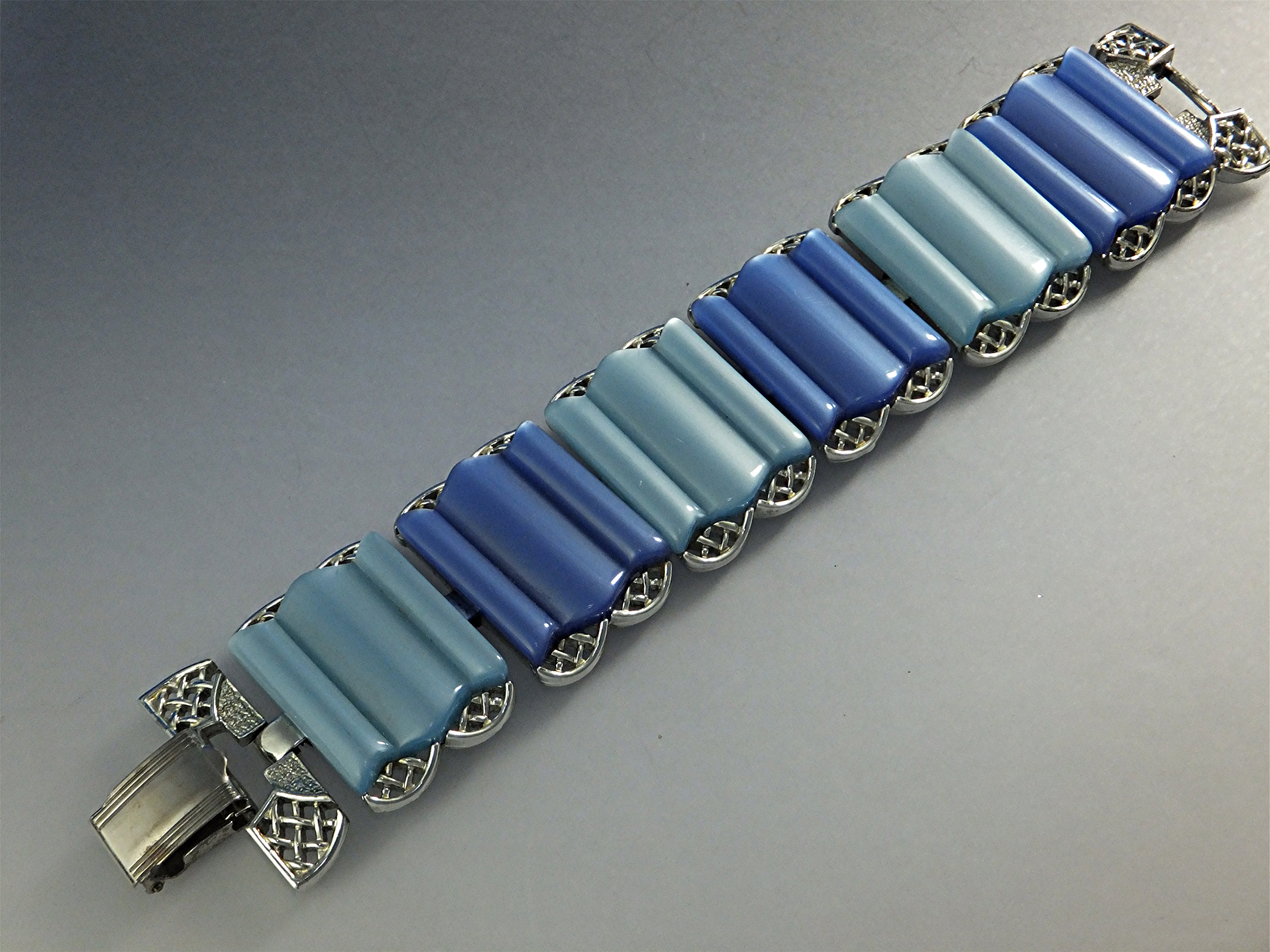 Bracelet Blue Lucite Silver Tone Coro