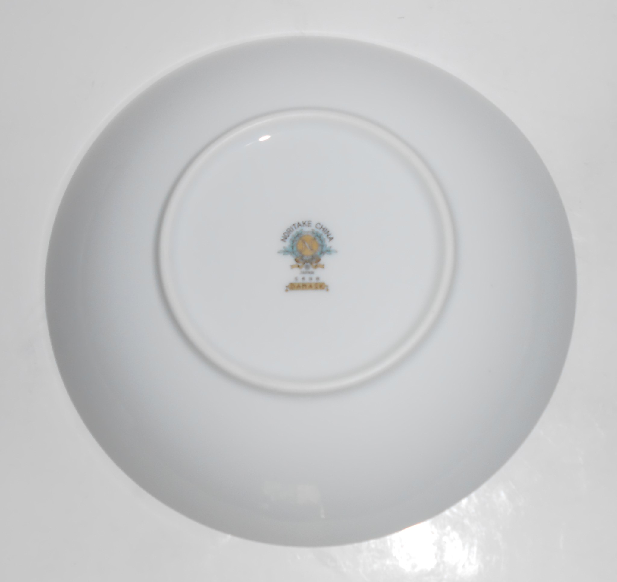 Noritake China Porcelain Platinum 5696 Damask Coupe Sou