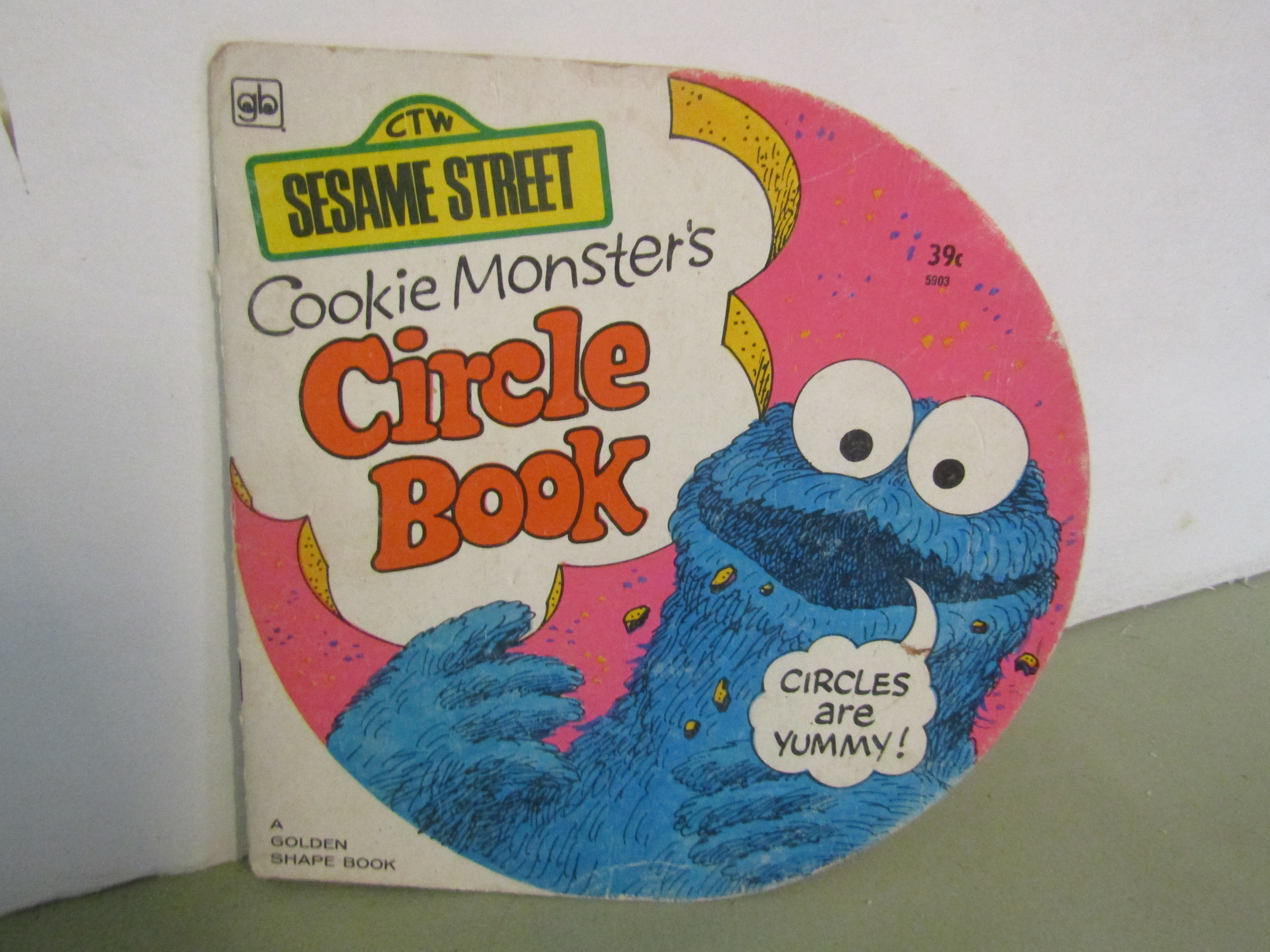 A Golden Sesame Street Cookie Monster's Circle Book
