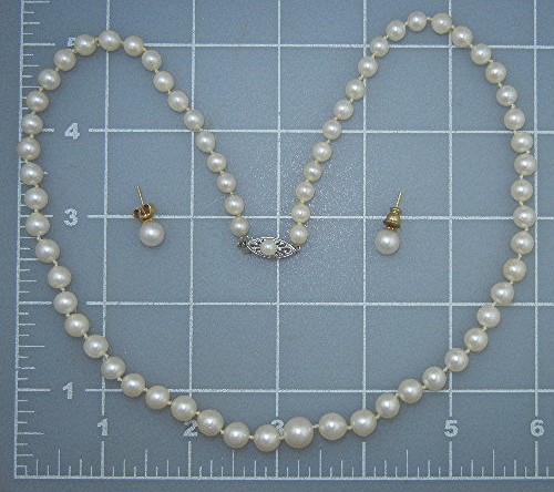 10K Gold Clasp Cultured Pearl Necklace and Earrings