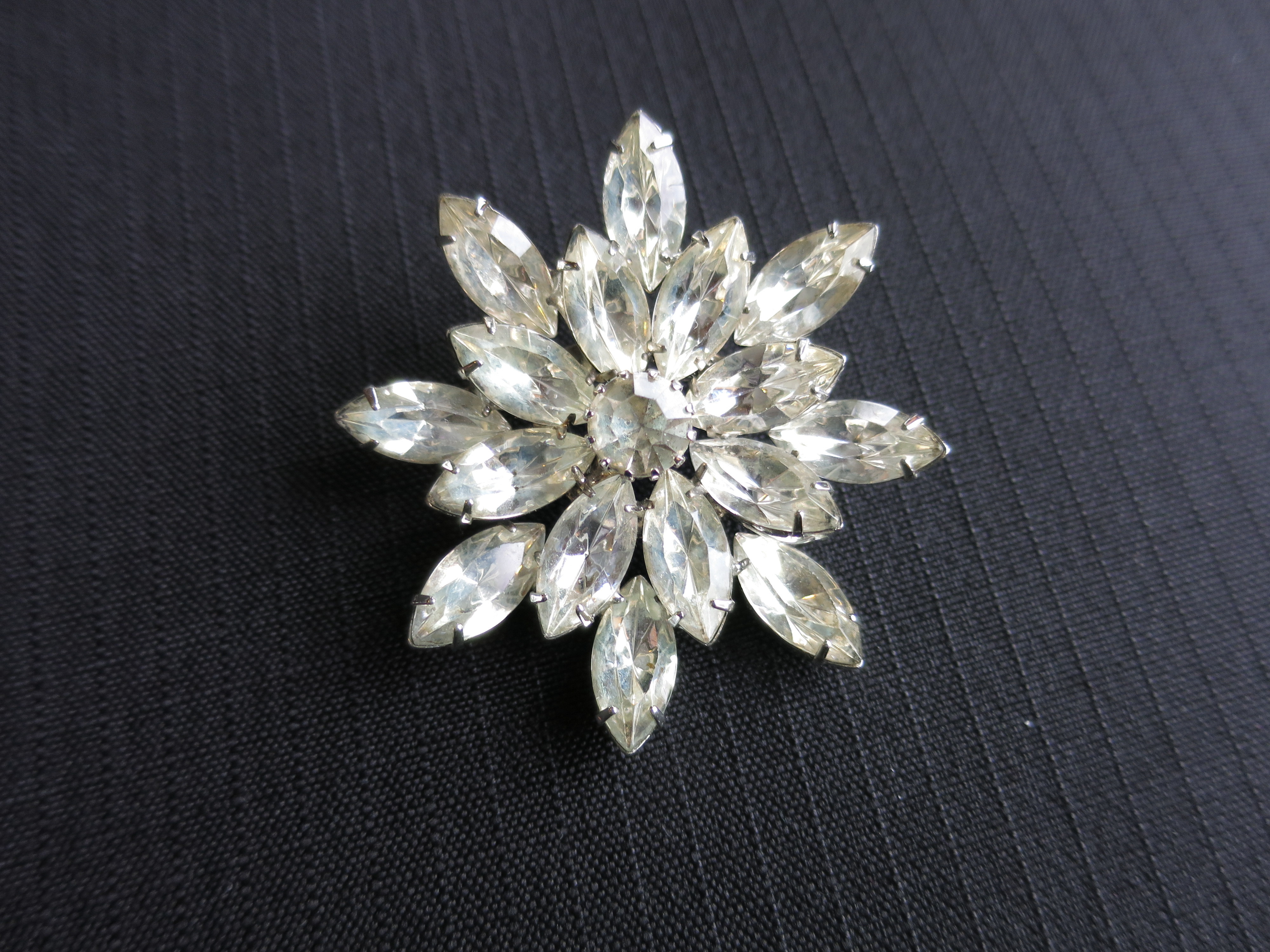 Rhinestone Pin Brooch Vintage Crystal Clear Silver Tone Unsigned