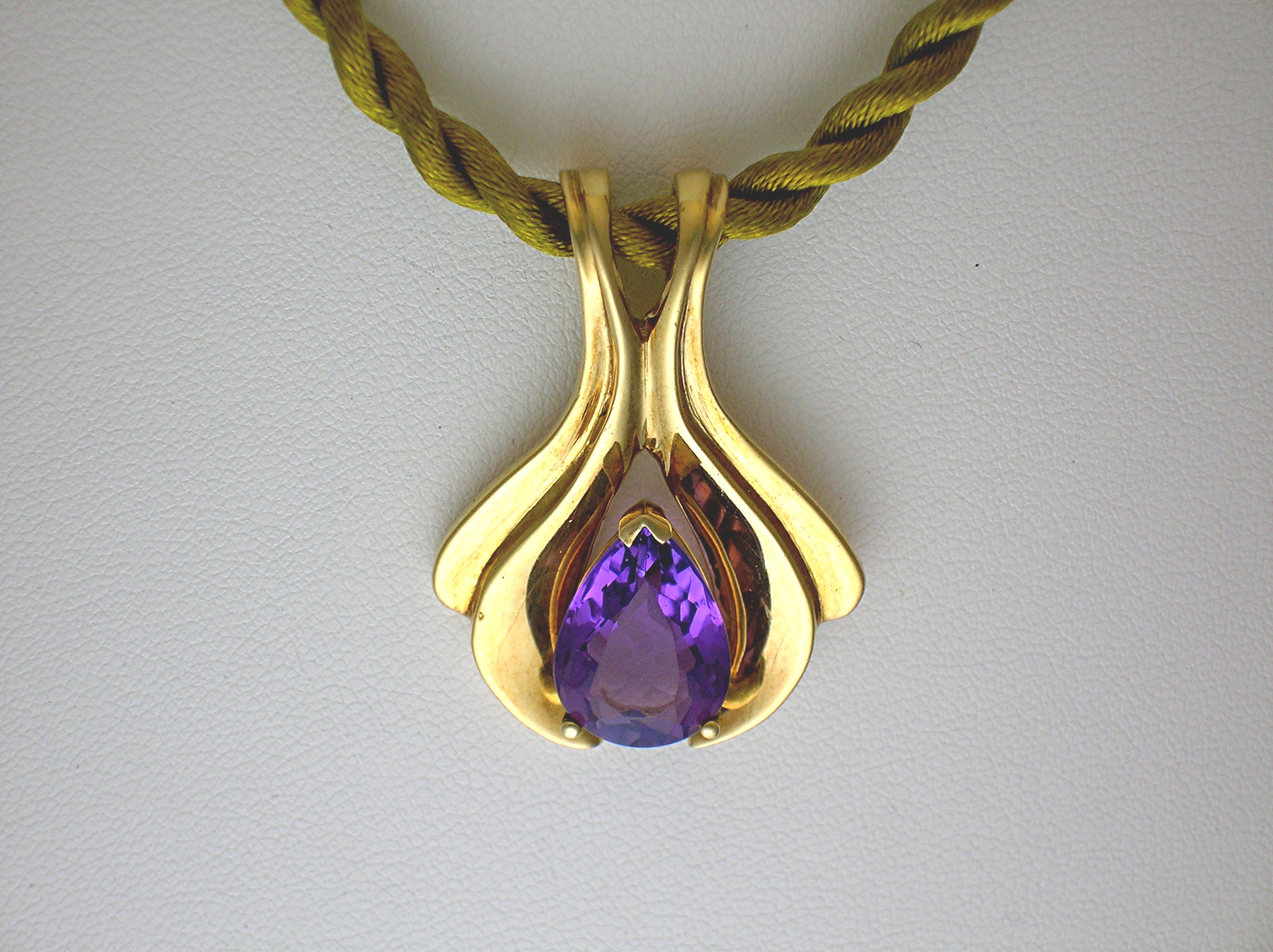 Pendant 14K Gold 4Ct Teardrop Amethyst