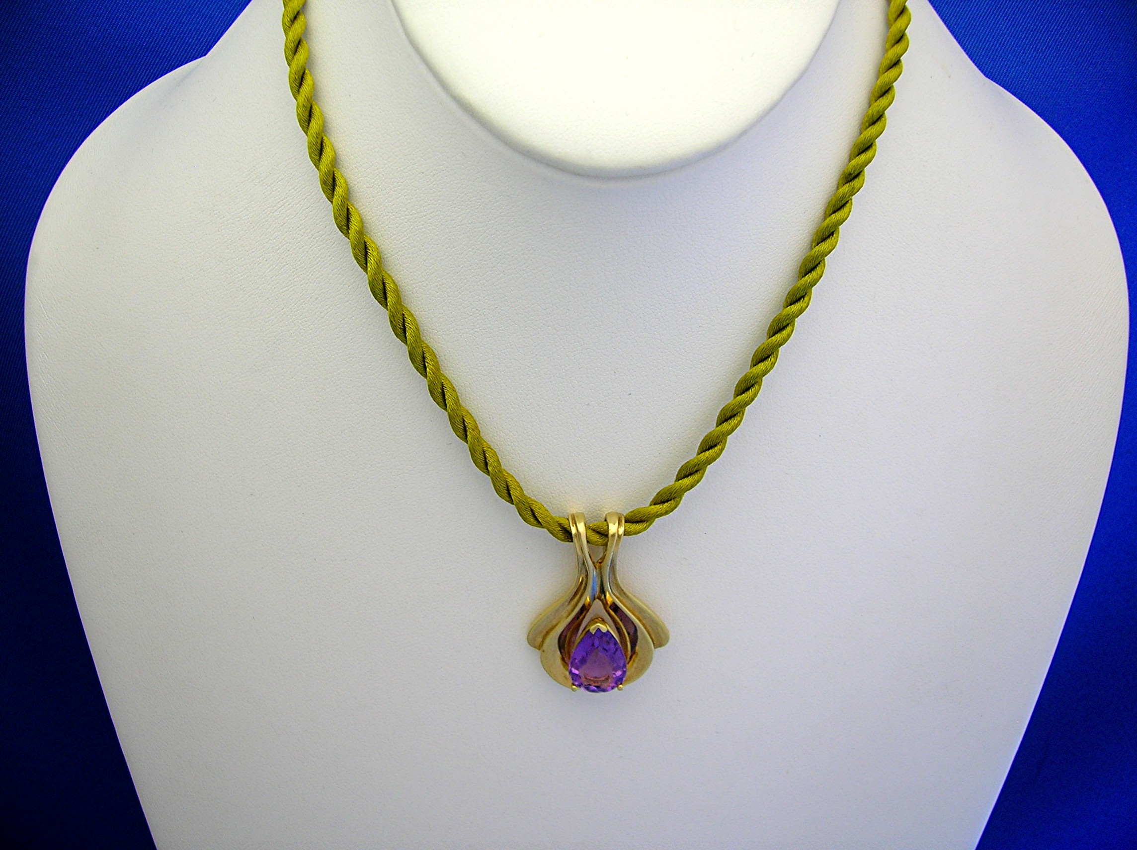 Pendant 14K Gold 4Ct Teardrop Amethyst