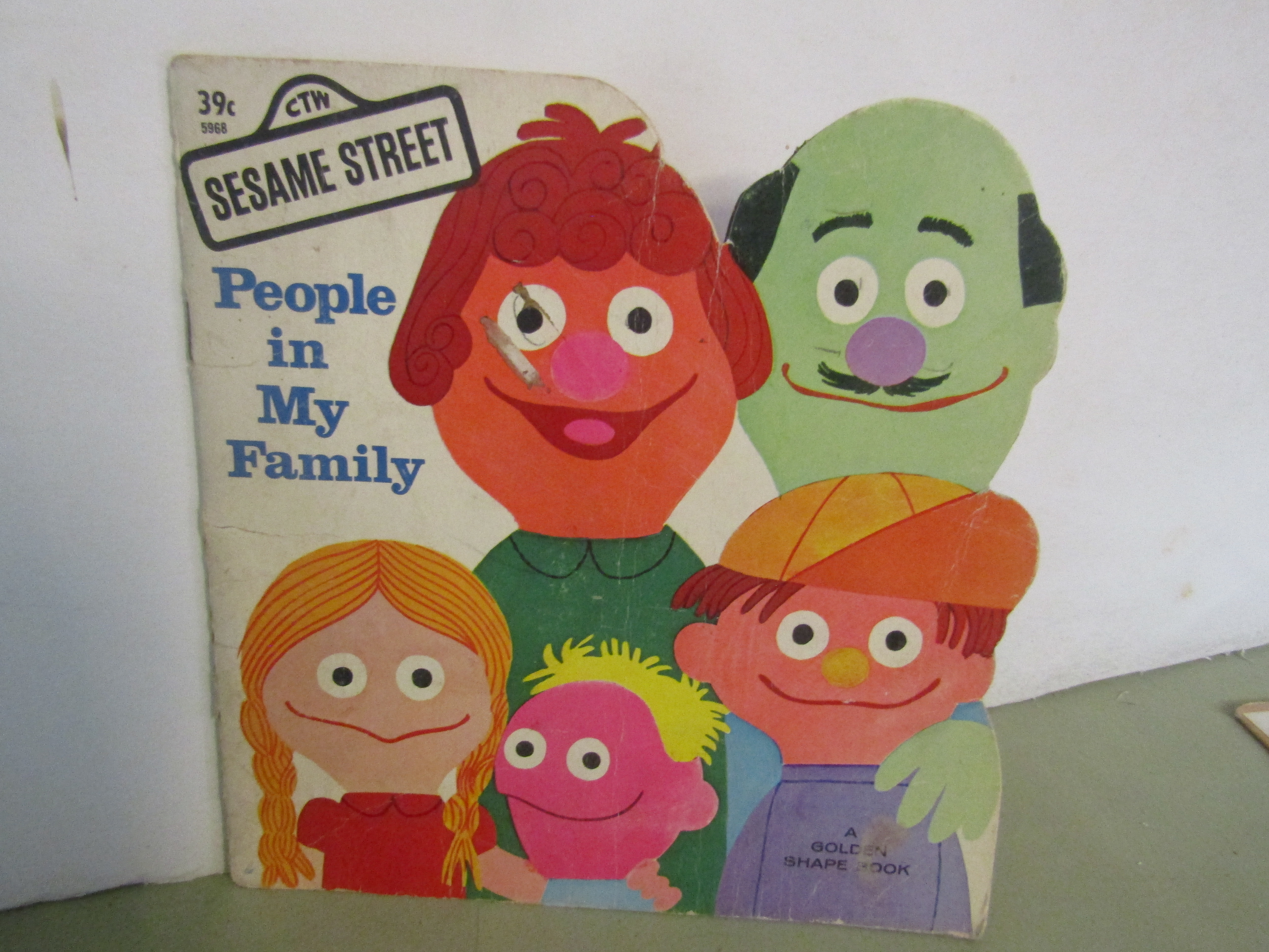 A Golden Shape Sesame Street Book People in My Family