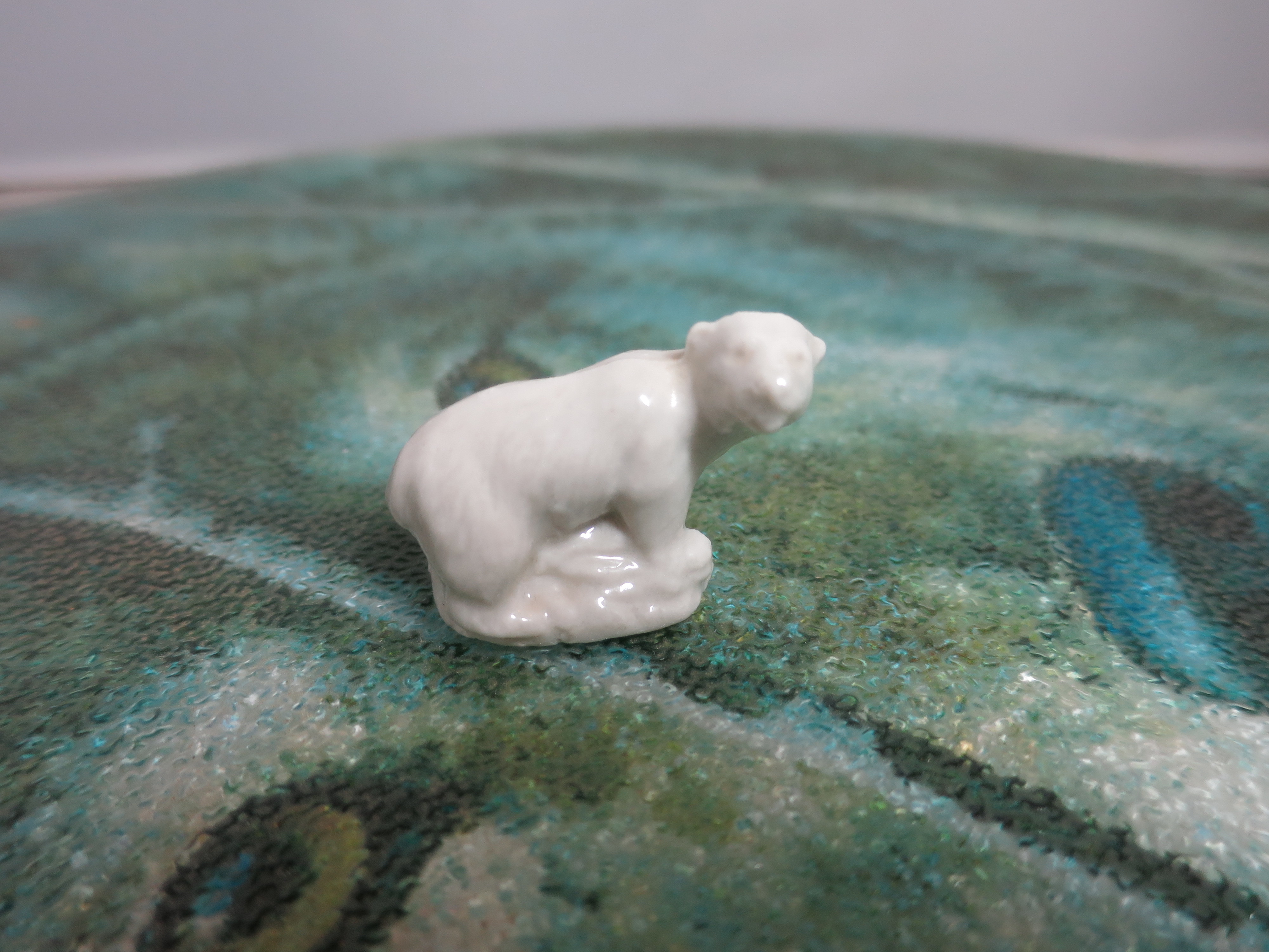 Wade England Red Rose Tea White Polar Bear Series 2 Figurine
