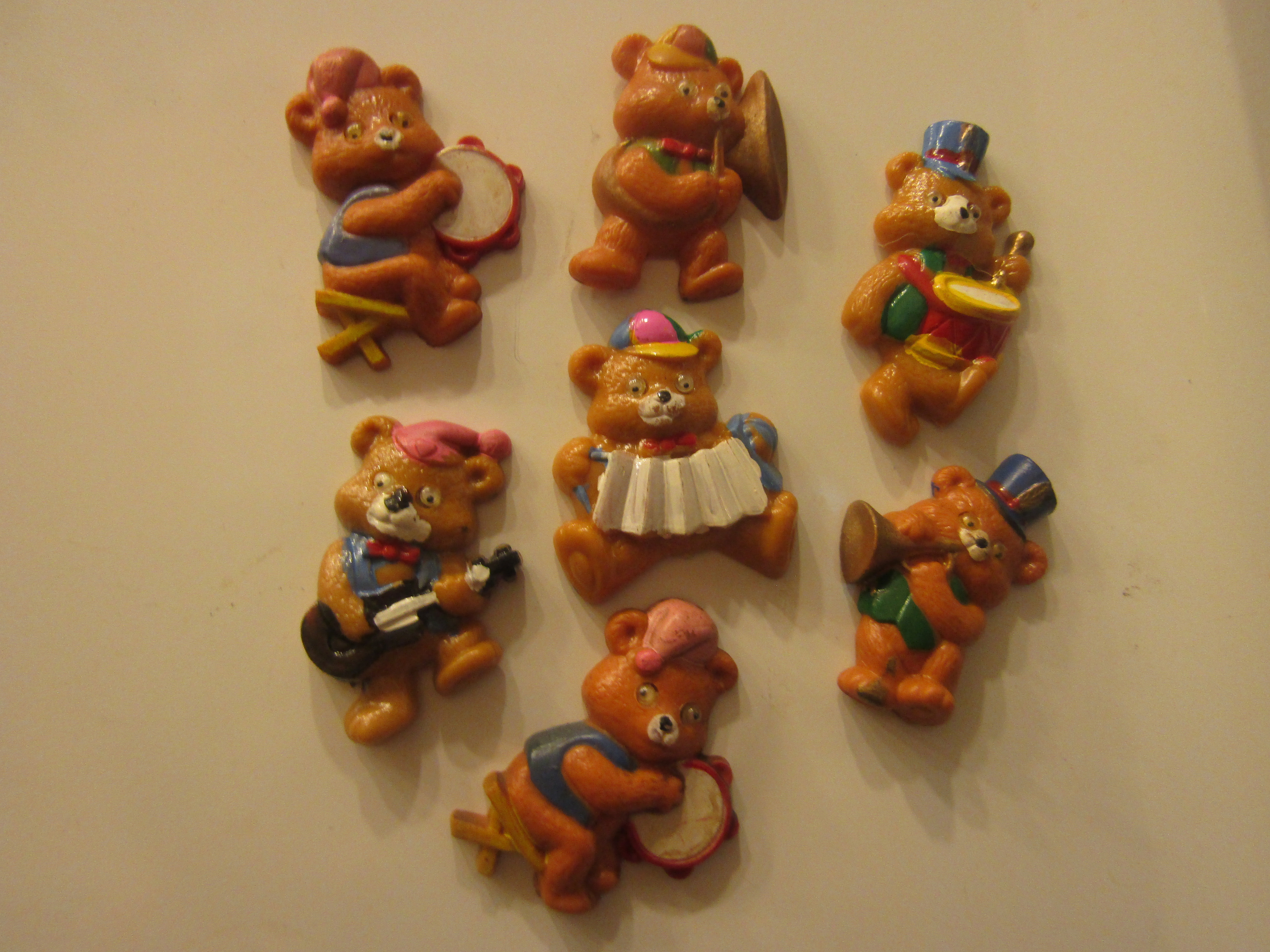 Collectable Plastic Wiggly Eye Bear Band Magnet Set One