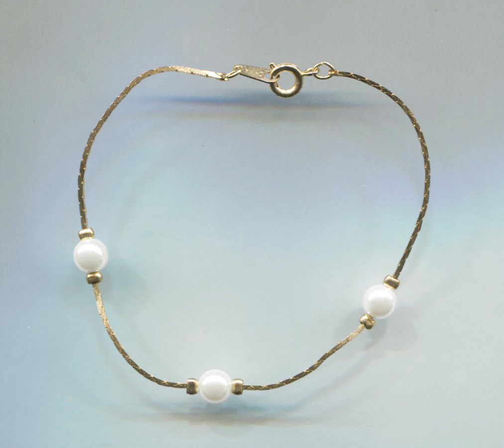 China, Faux Pearls On Fine Gold Tone Chain Bracelet