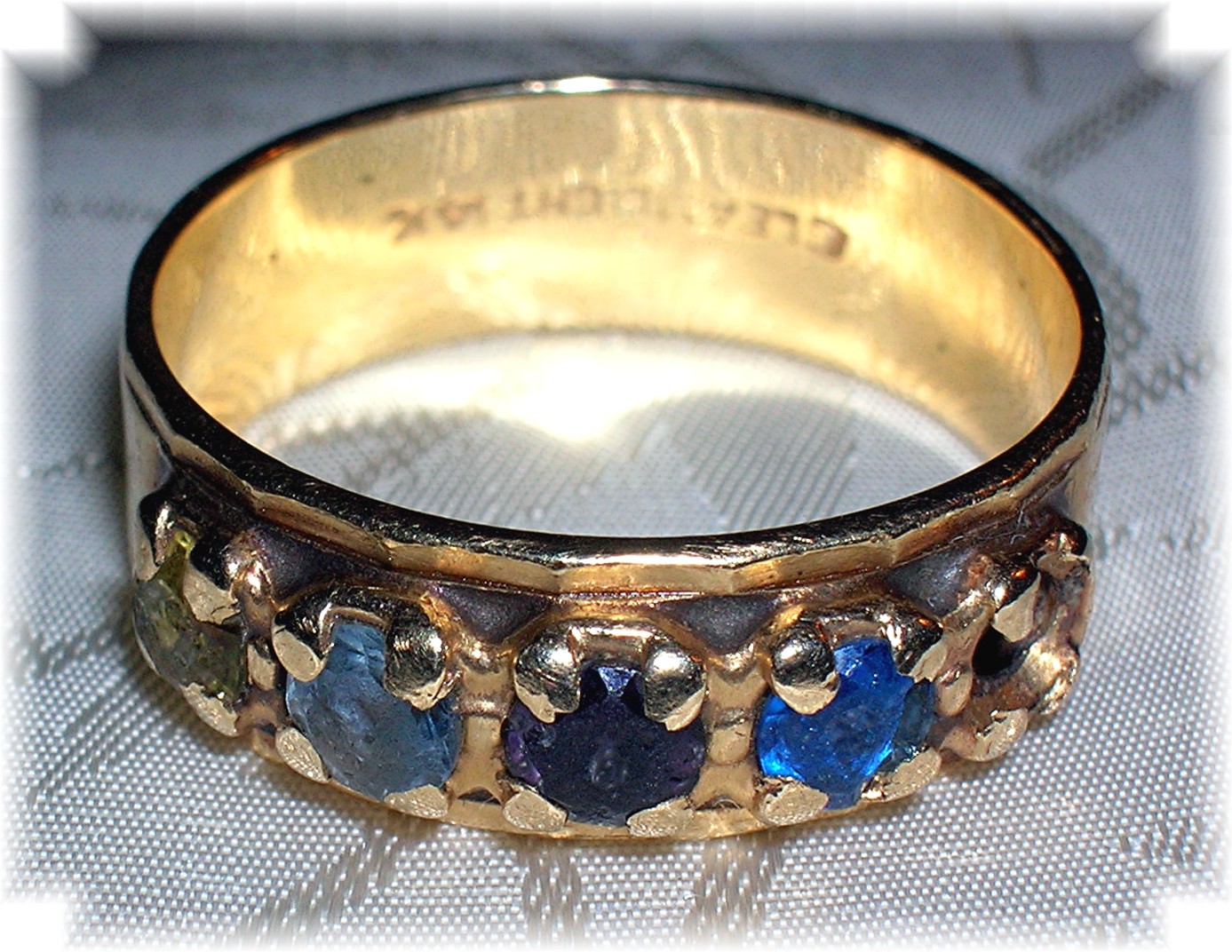 Ring 14K Yellow Gold 5 Stone Mothers Band Ring