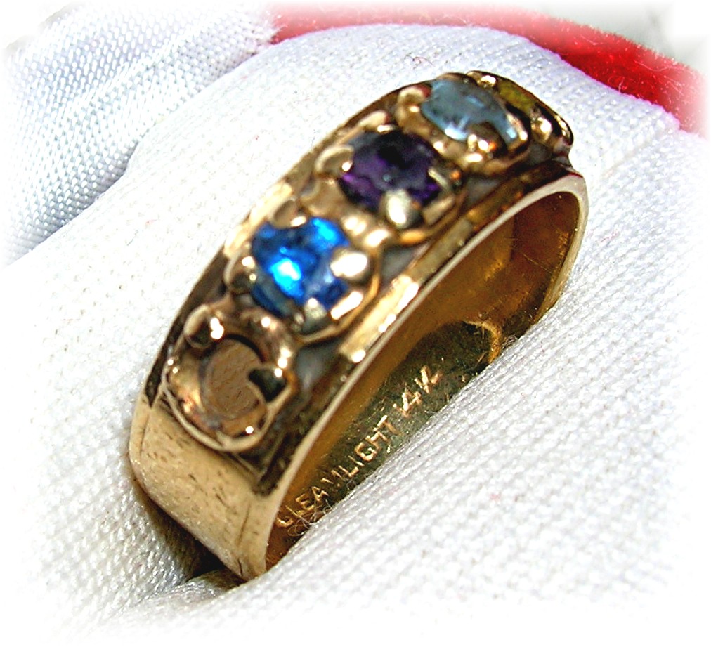Ring 14K Yellow Gold  5 Stone Mothers Band  Ring