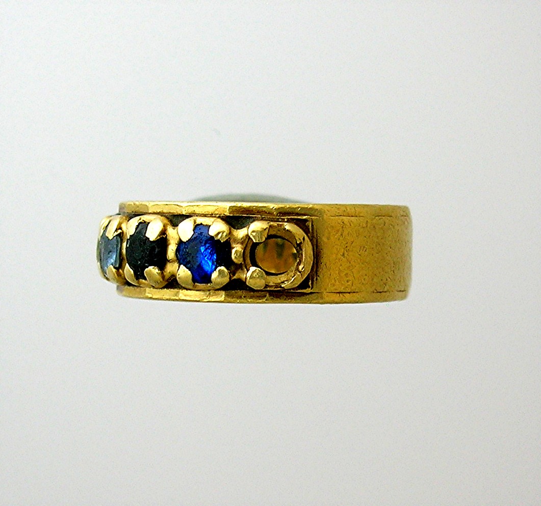 Ring 14K Yellow Gold  5 Stone Mothers Band  Ring