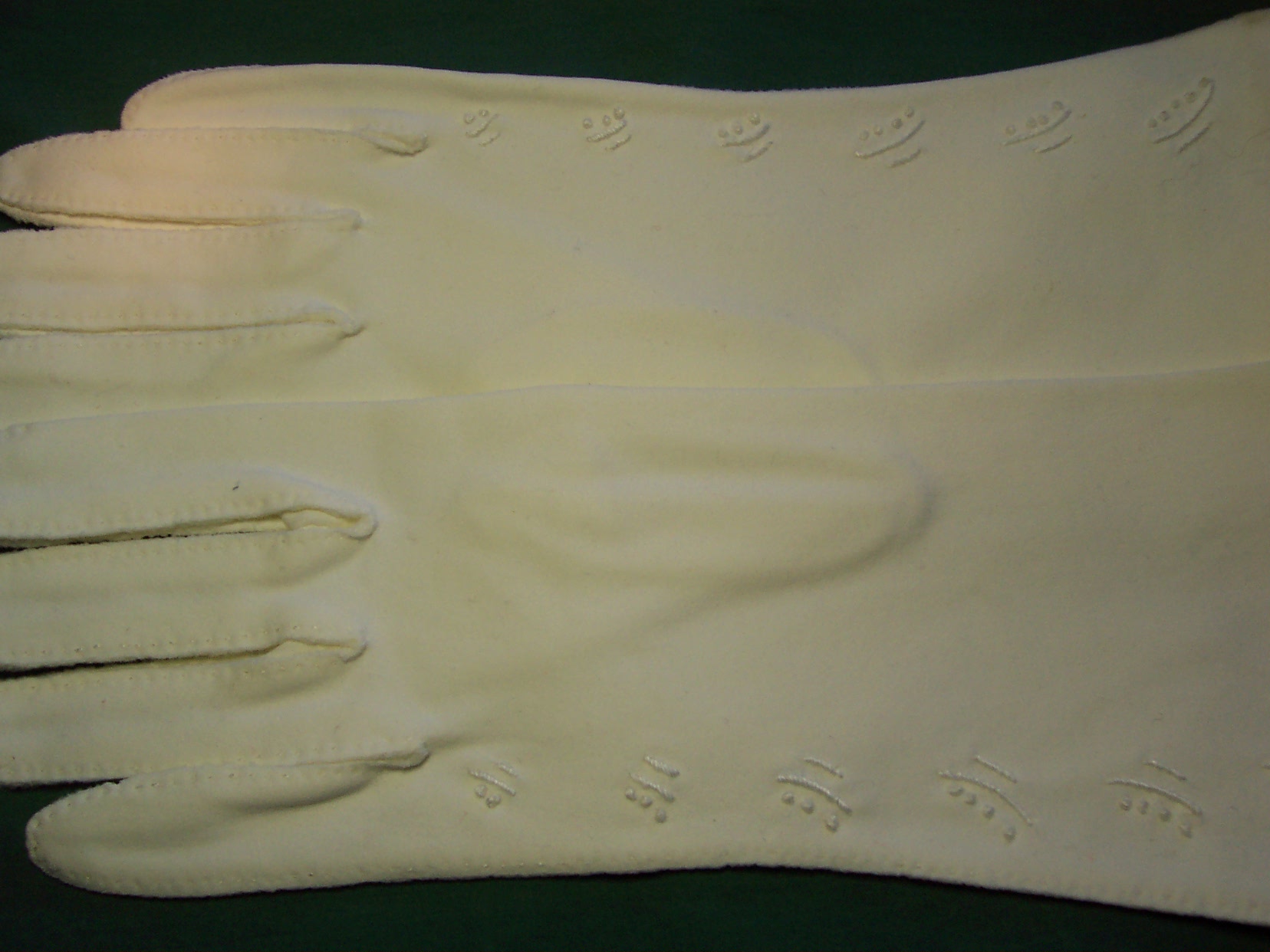 Vintage Grandoe Gloves Long White