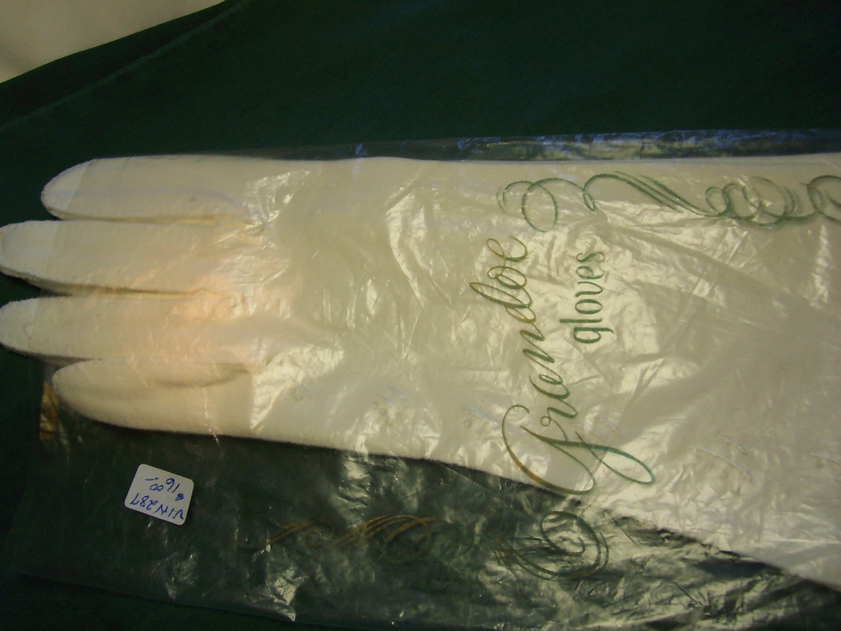 Vintage Grandoe Gloves Long White