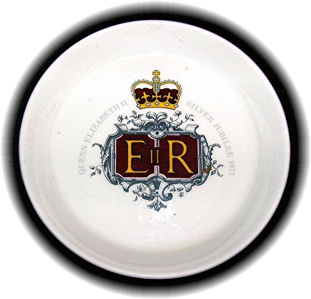 Queen Elizabeth Silver Jubilee 1977 Plate