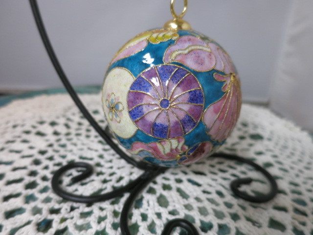 Vintage Cloisonné Ball Ornament Nautical Seascape Shellfish Star